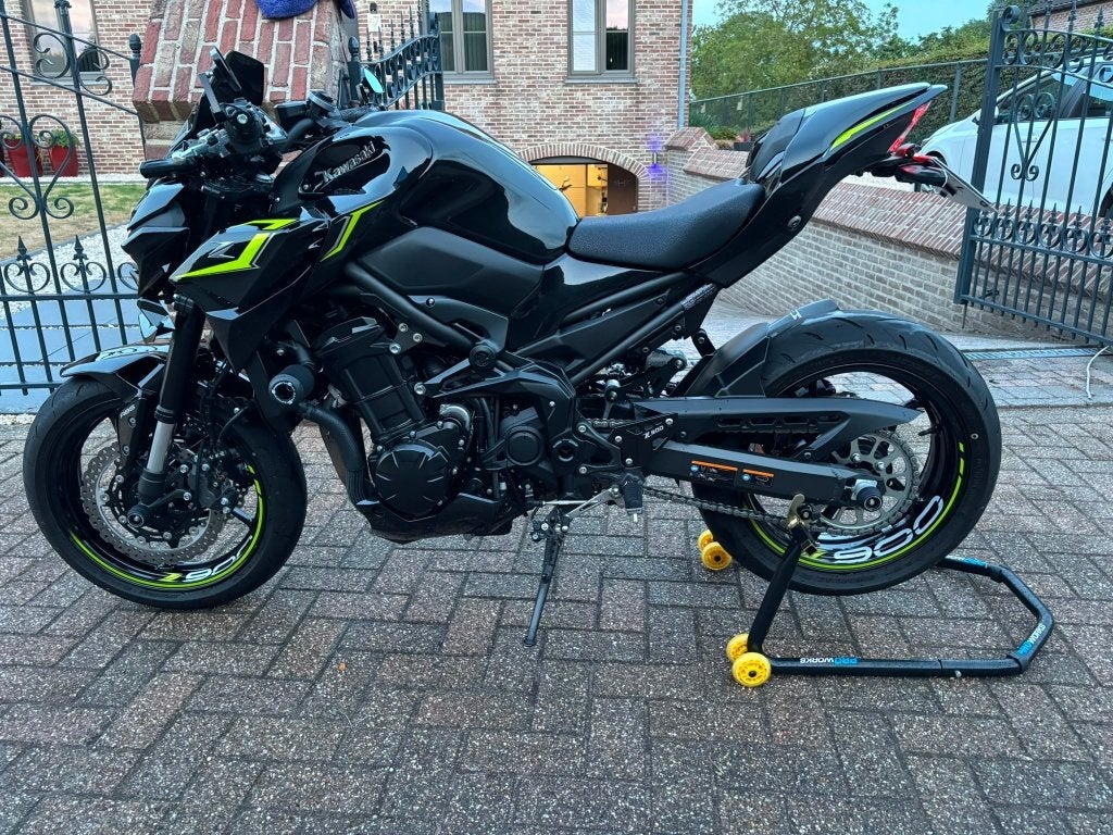 kawasaki  Z900 PERFORMANCE PACK nieuwstaat, Motoren, ABS, 4 cilinders, Gebruikt, Particulier