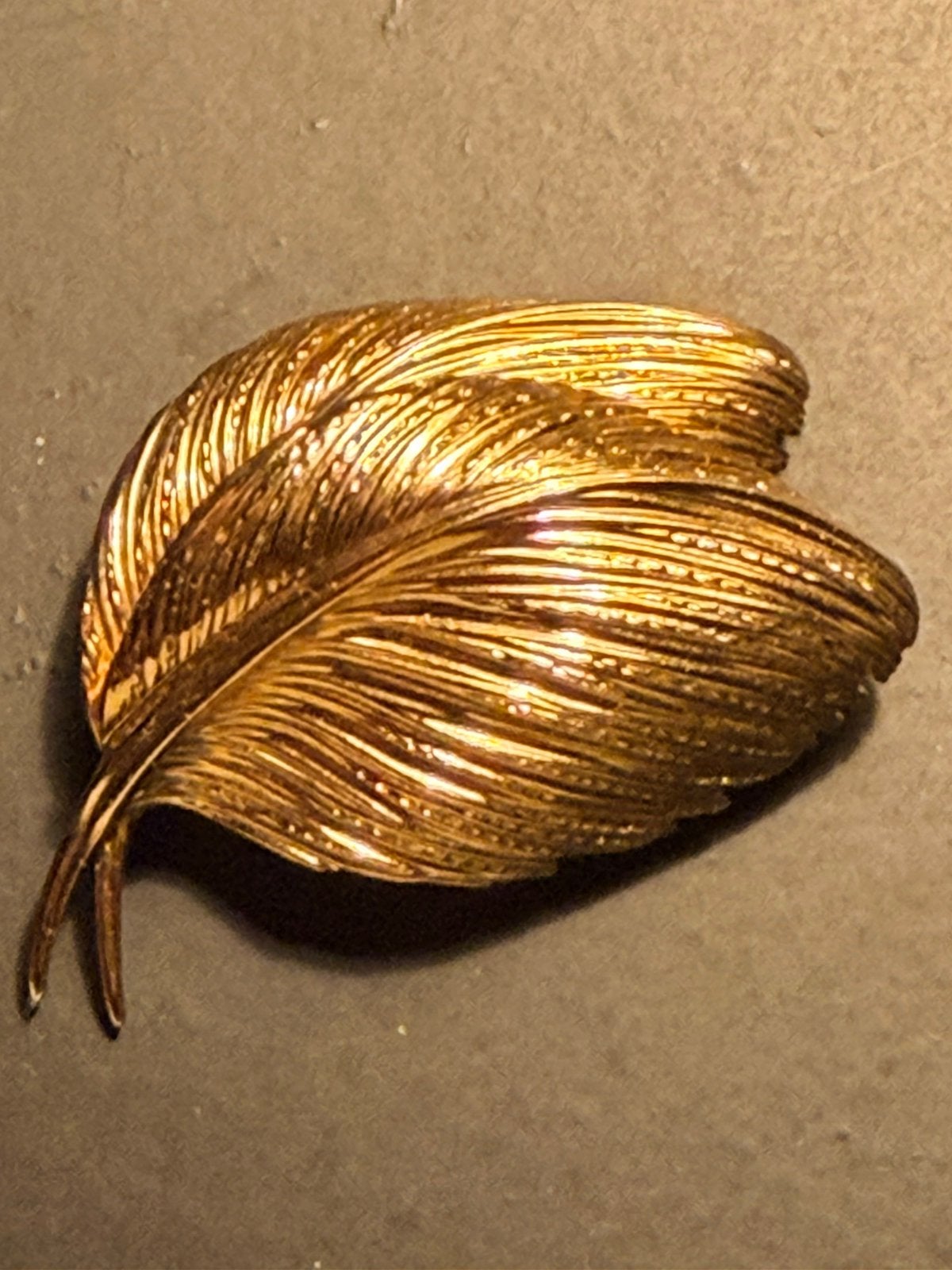 Goudkleurige broche, Ophalen, Zo goed als nieuw