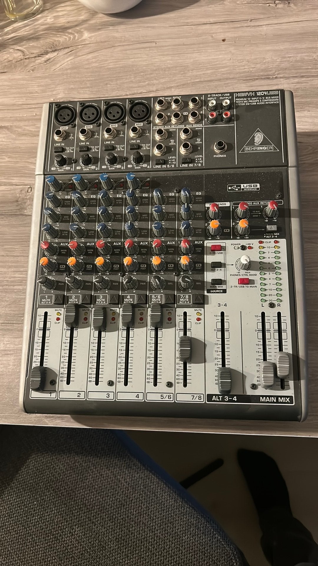 Behringer Xenyx 1204USB te koop, Muziek en Instrumenten, Ophalen, Zo goed als nieuw