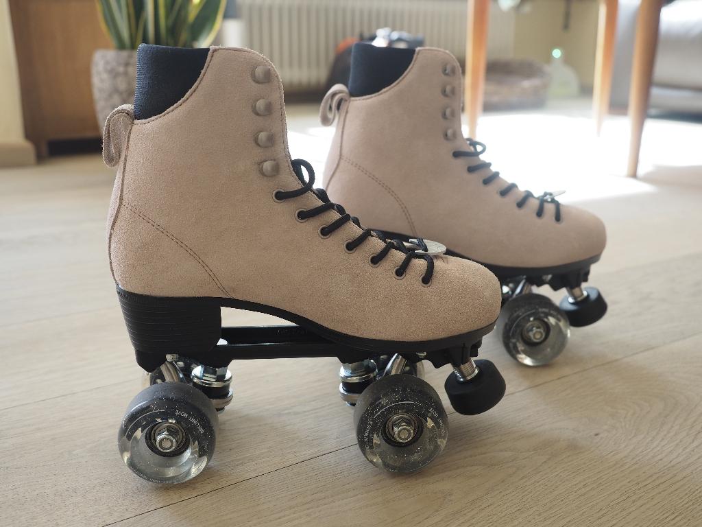 Rolschaatsen voor dames - merk Luna Skates - maat 39, Sport en Fitness, Ophalen of Verzenden, Zo goed als nieuw, Dames, Overige typen