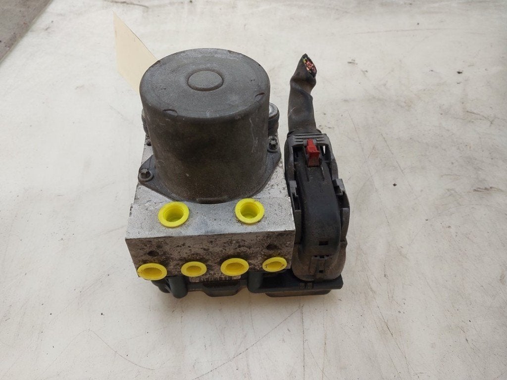 BLOC ABS (FREINS ANTI-BLOCAGE) Audi A4 Avant (B7), Robert Bosch AG, Audi, Utilisé, Robert-Bosch-Allee 1
74232  Abstatt, DE