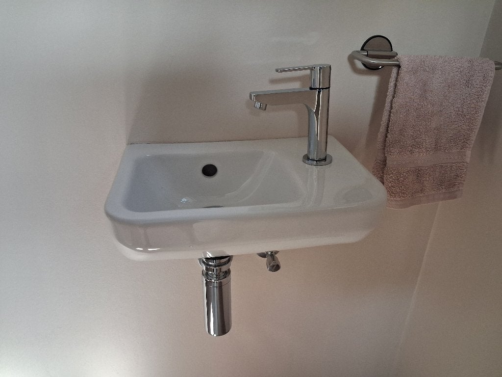 handwasbakje met kraan en afsluitdop, Enlèvement ou Envoi, Comme neuf, Chrome, Autres types