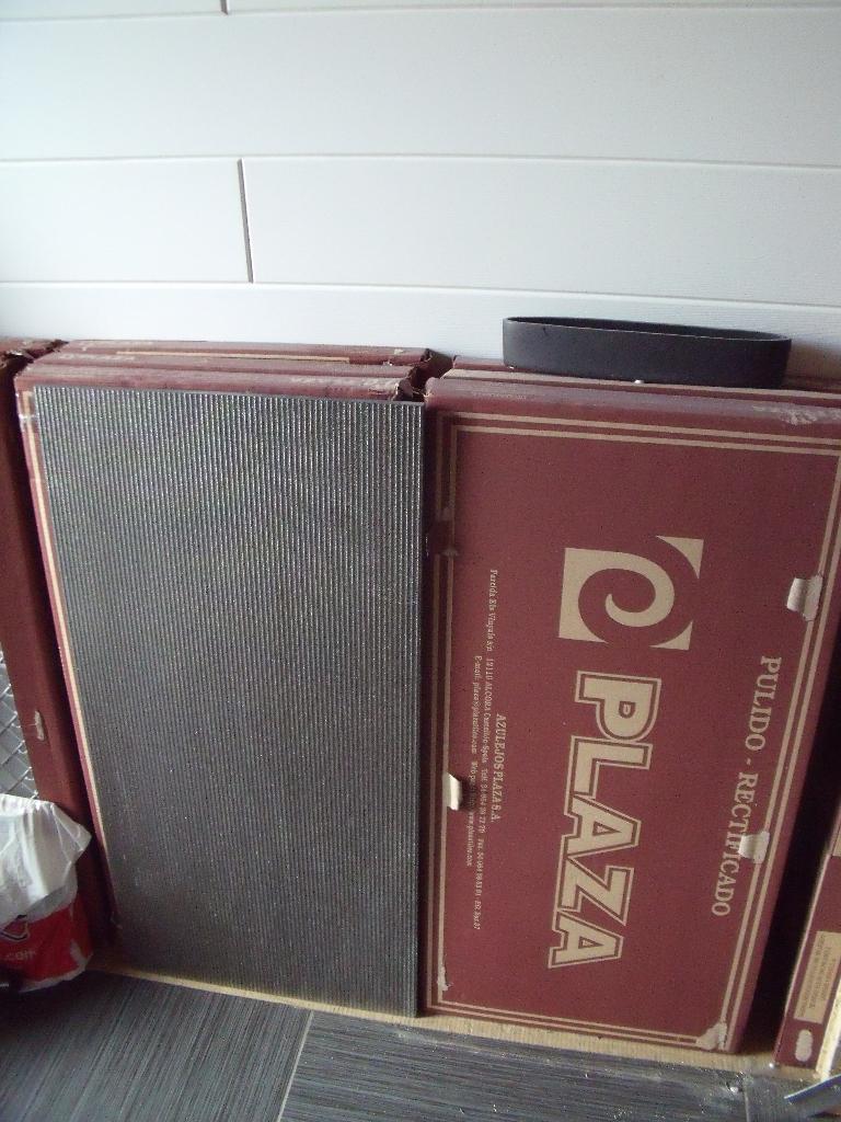 Plaza donkergrijze tegels met relief, Doe-het-zelf en Bouw, Tegels, Ophalen, 60 cm of meer, 40 tot 60 cm, Keramiek