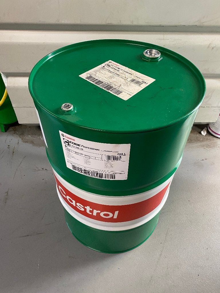 Olievat Castrol, Ophalen