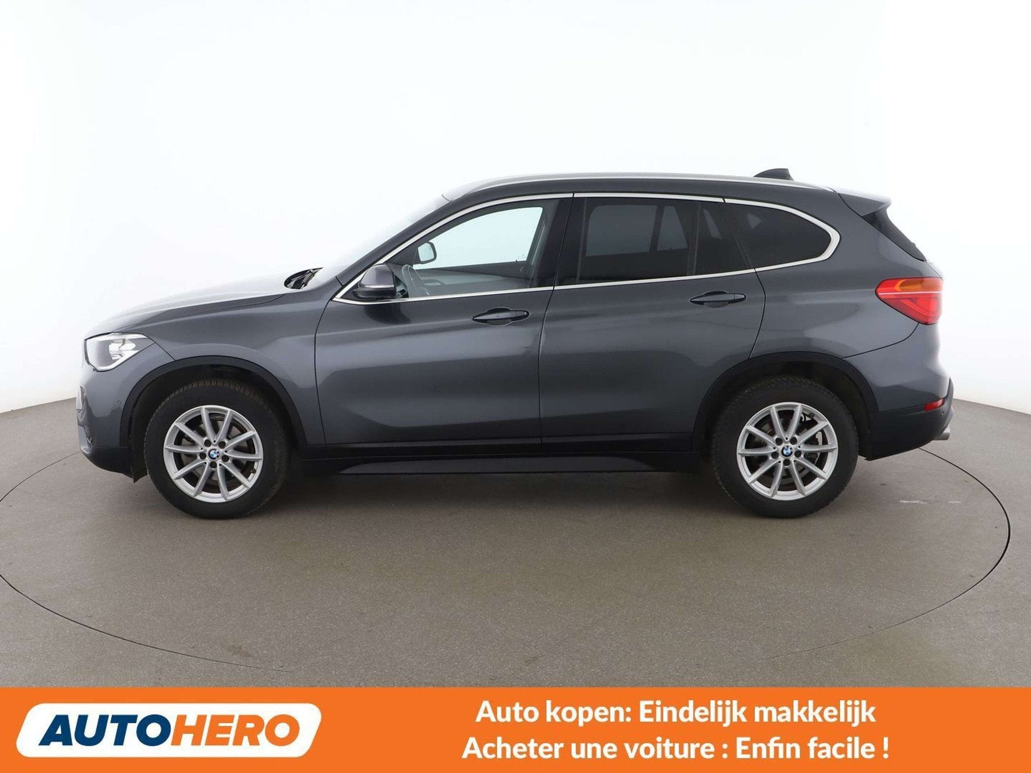 BMW X1 sDrive 16d Lounge (bj 2021, automaat), Auto's, https://public.car-pass.be/vhr/6d98f4b1-2a67-4eaf-b85f-3f0cb575bdc4, Stof