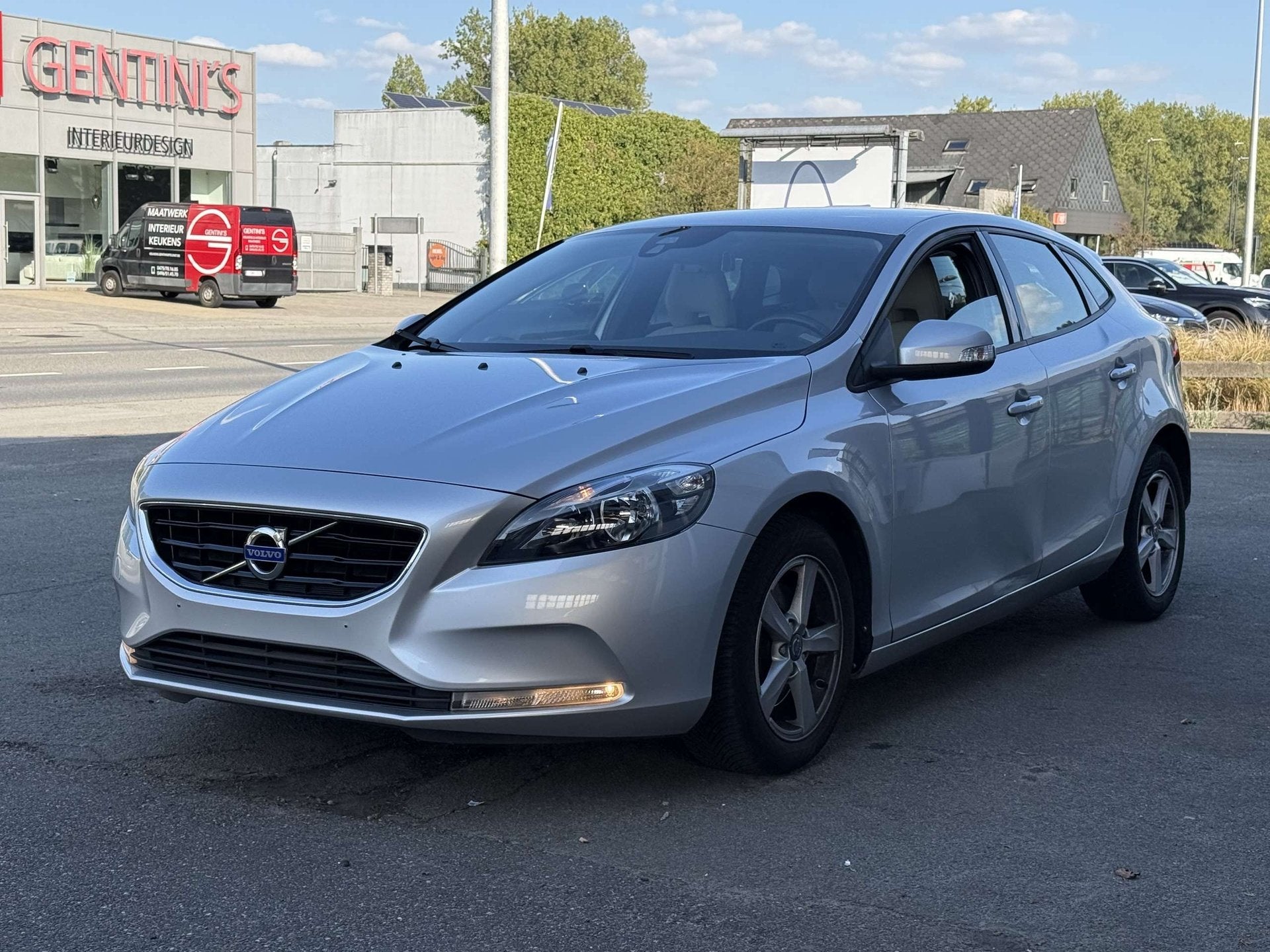 Volvo V40 V40 1.6 T2 Base 1 jaar Garantie, Auto's, Stof, Gebruikt, 4 cilinders, Bedrijf