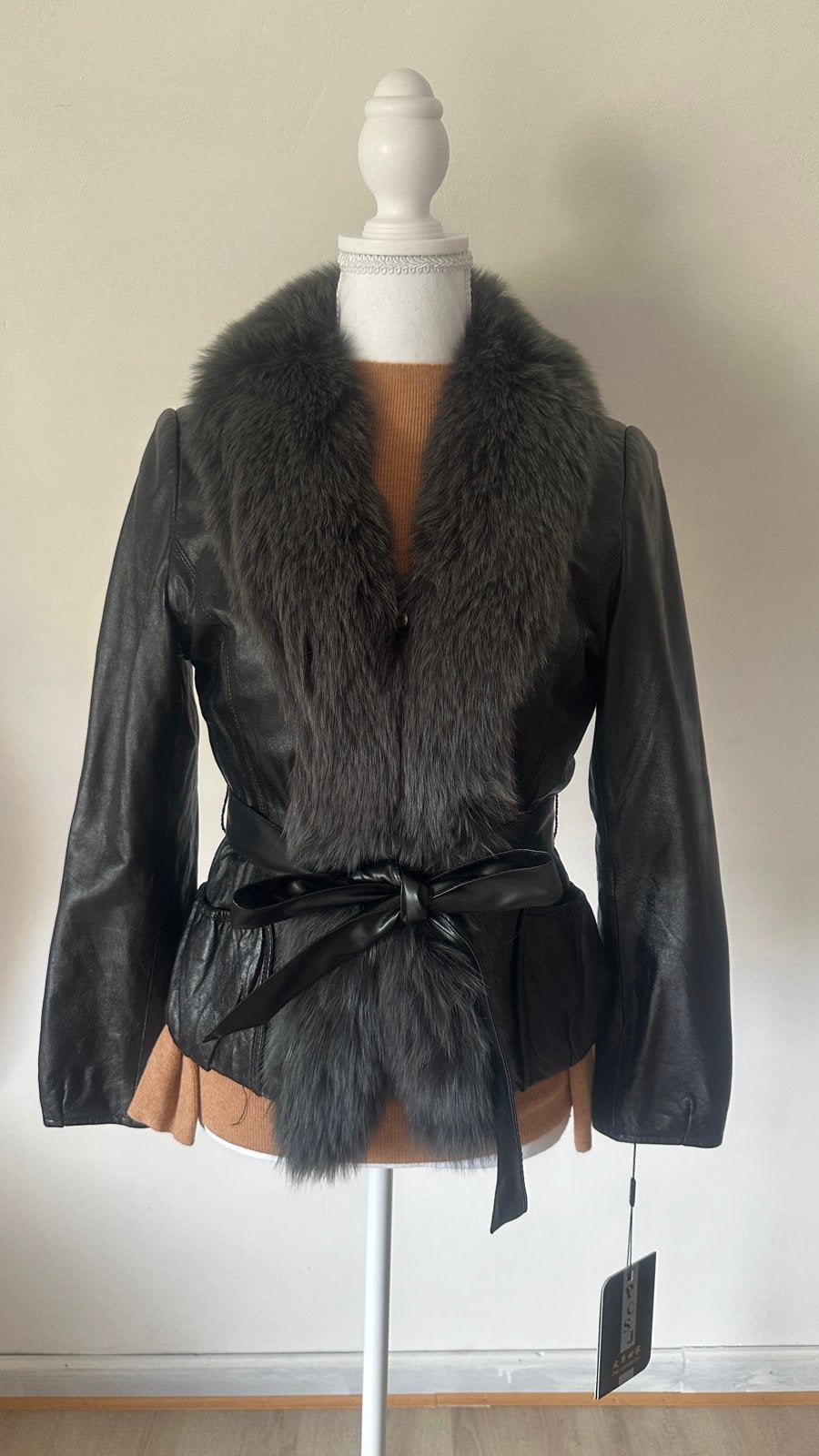 Veste en cuir avec col en fourrure, Enlèvement ou Envoi, Neuf, Taille 34 (XS) ou plus petite, Noir