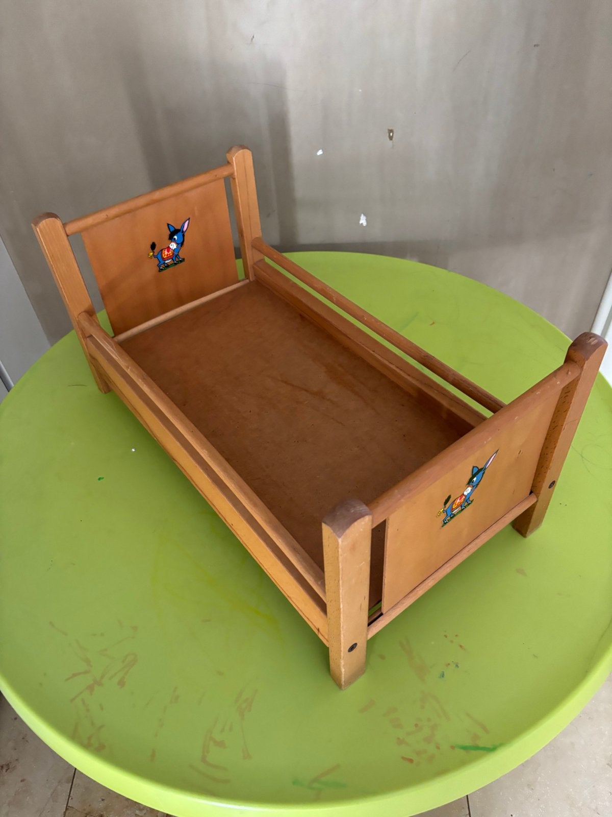 Houten vintage poppenbed, Kinderen en Baby's, Speelgoed | Buiten | Zandbakken, Ophalen, Gebruikt