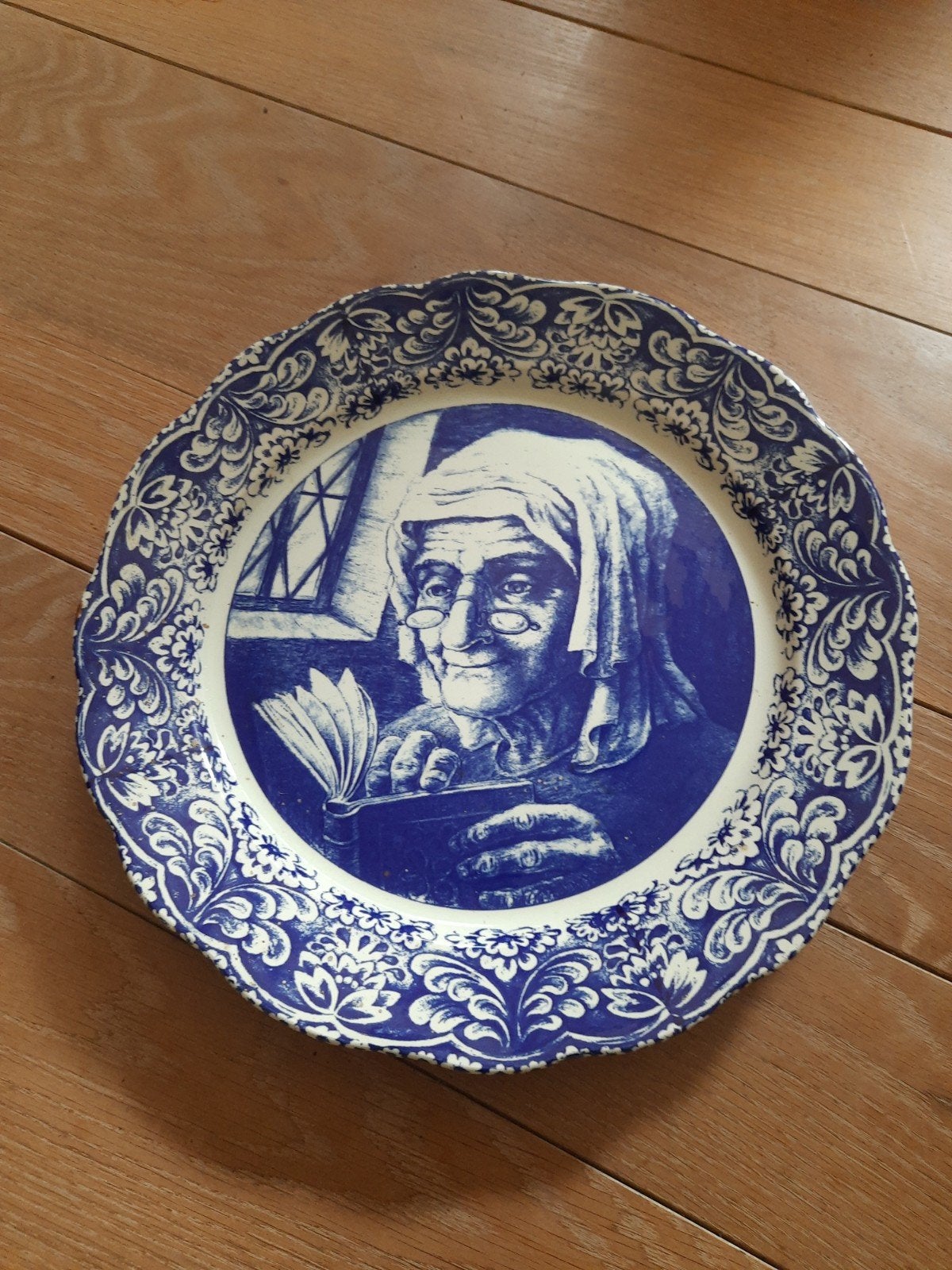Boch wandplaat 'oud vrouwtje', Ophalen