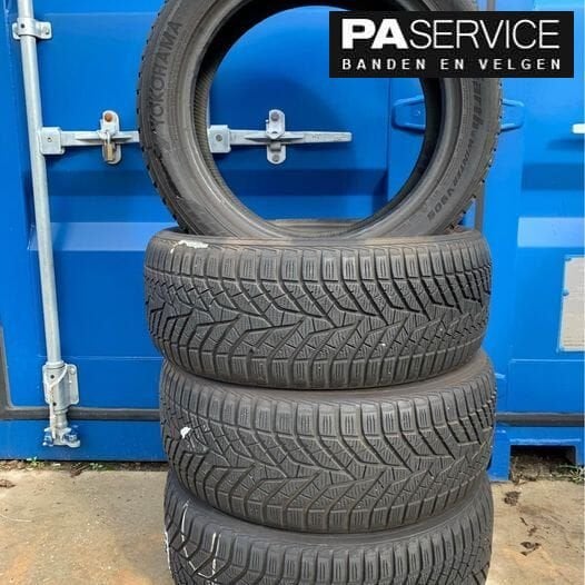 4x Yokohama 225 50 18 met 7,4 en 6,8 mm winterbanden, 18 inch, Gebruikt, -, -