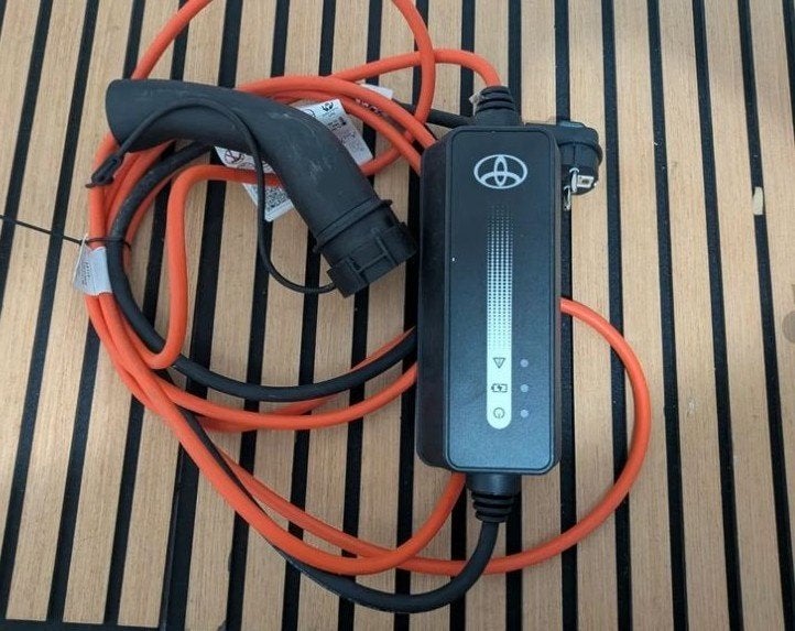 Chargeur EV type 2 original TOYOTA, Autos : Divers, Enlèvement, Comme neuf, Borne de recharge