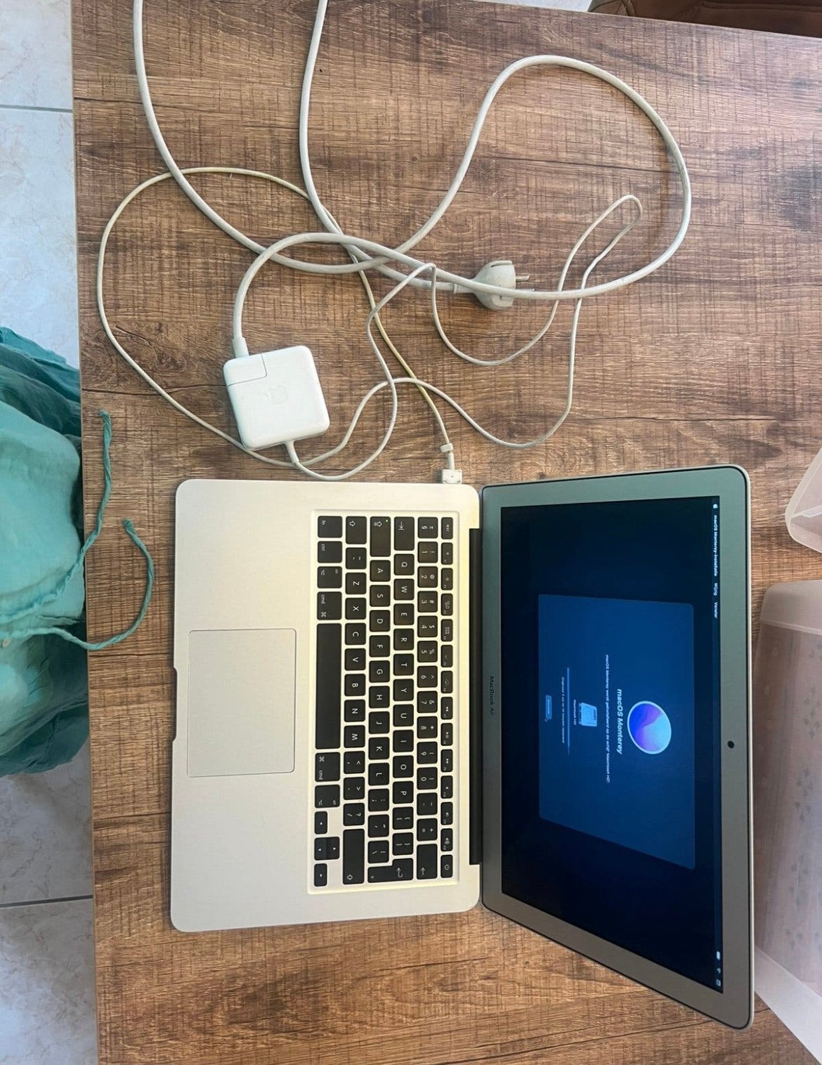 Apple MacBook Air 13"(2017) –8 GB RAM /1,8 GHz i5 + Oplader, Computers en Software, Ophalen, Qwerty, 8 GB, 13 inch