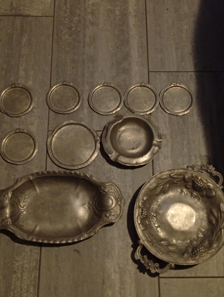 Tinnen set, Ophalen