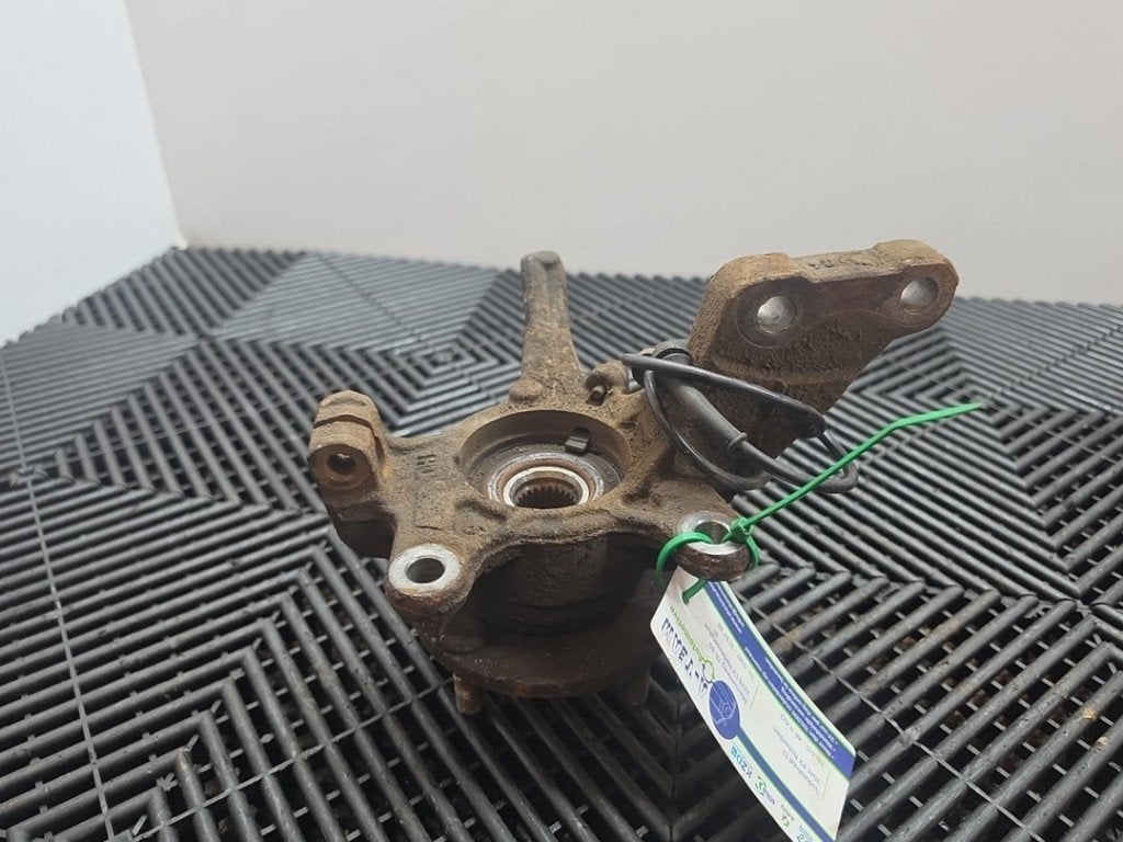 FUSEE AVANT GAUCHE Nissan Micra (K13) (01-2010/03-2017), Germany@nissan-services.eu, Kronenweg 38
50389  Wesseling, DE, Utilisé