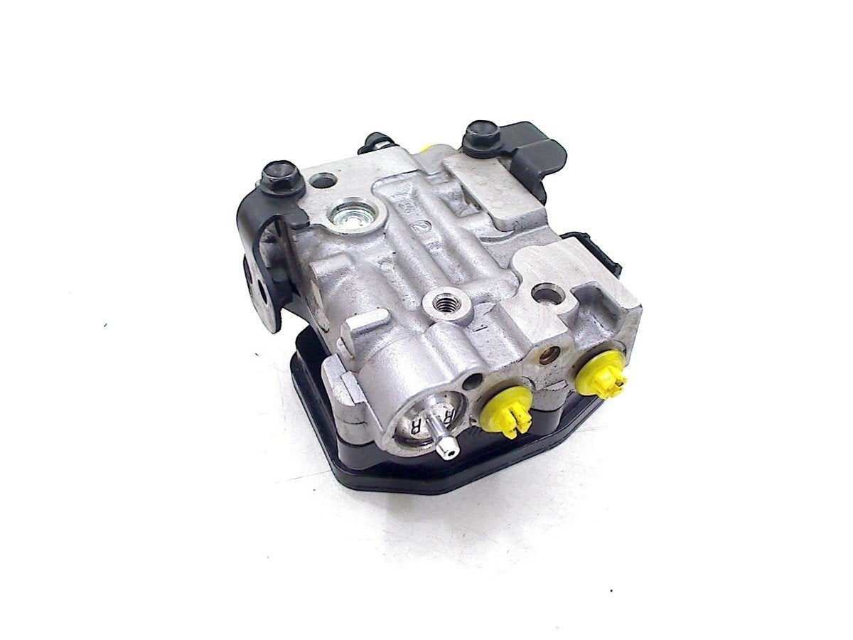 ABS POMP Honda CBR 600 RR 2007-2012 (CBR600RR PC40), Dhr. S. di Majo, Gebruikt, Info@cama-motorparts.nl, P.J. Troelstraweg 8 8
3144 CX  MAASSLUIS, NL