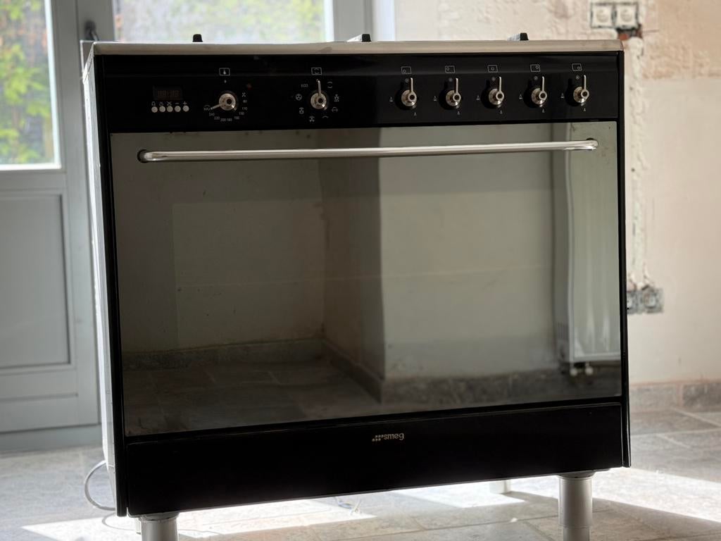 Smeg Gasfornuis plus oven, Ophalen, Hete lucht, Zo goed als nieuw, Gas