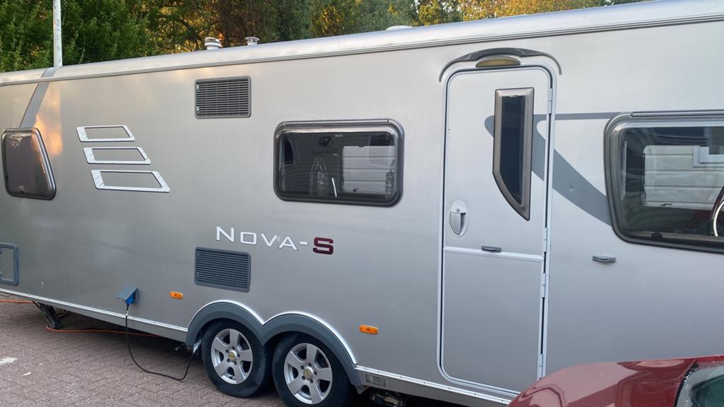 Eriba hymer nova s690, Rondzit, Frans bed, 7 tot 8 meter, Bedrijf