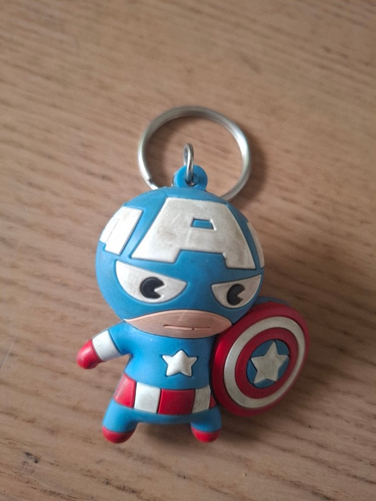 FIGURINE PVC PLASTIQUE MARVEL CAPTAIN AMERICA PORTE CLEF, Enlèvement ou Envoi