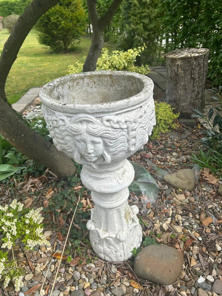 Betonnen bloempot. Gratis, Tuin en Terras, Ophalen