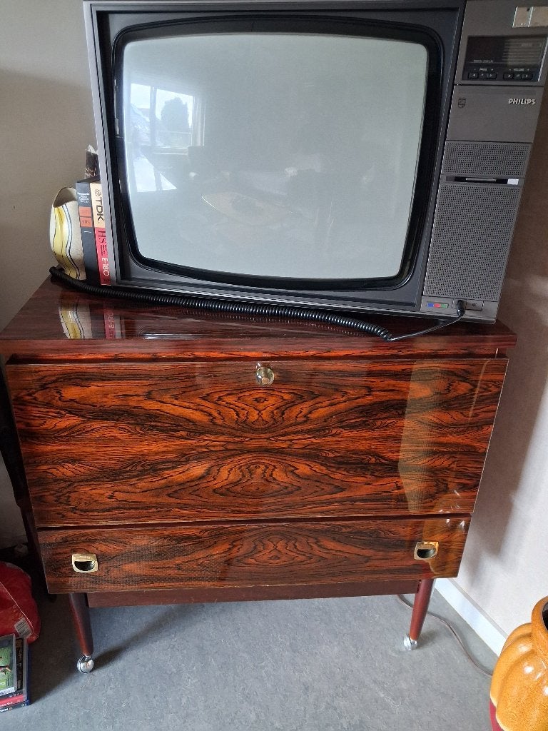 Vintage tv kast barkast op wieltjes, Enlèvement, Utilisé