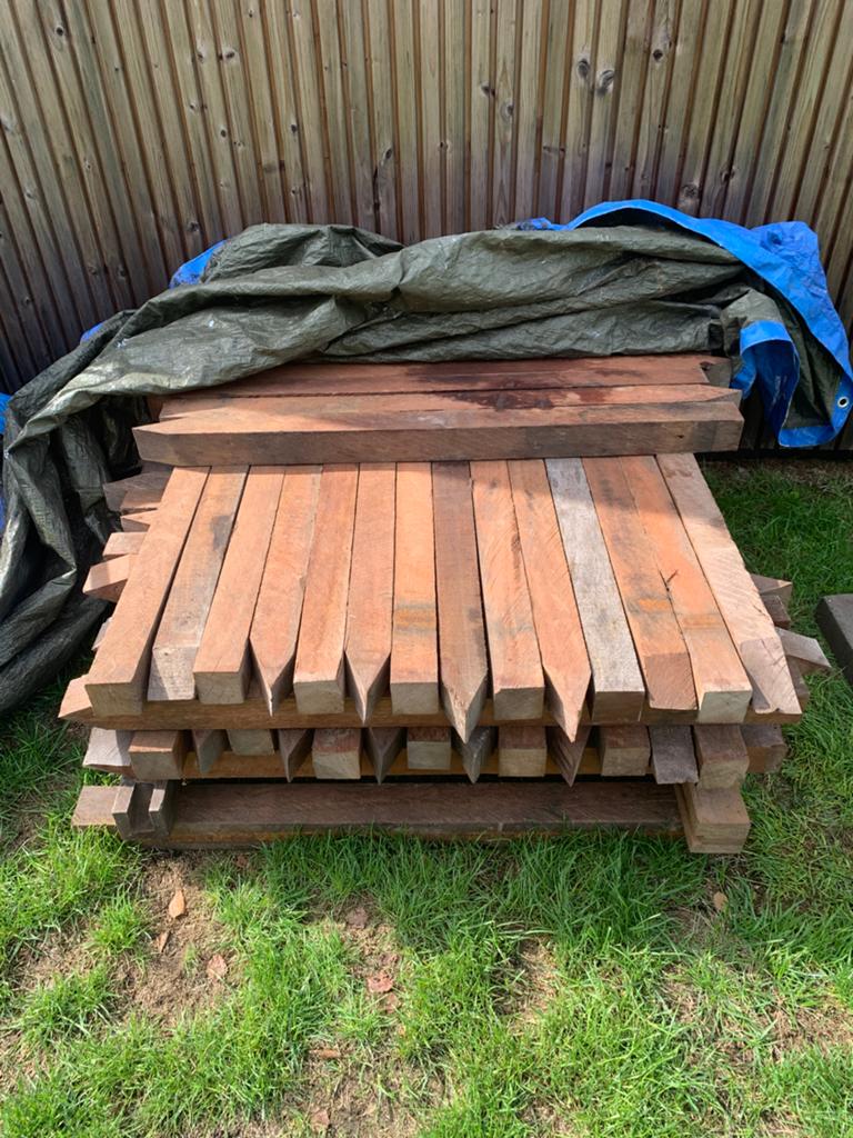 Nieuwe azobe palen van 6x6x100 cm, Tuin en Terras, Palen, Balken en Planken, Nieuw, Palen, Minder dan 180 cm, Hardhout, Ophalen
