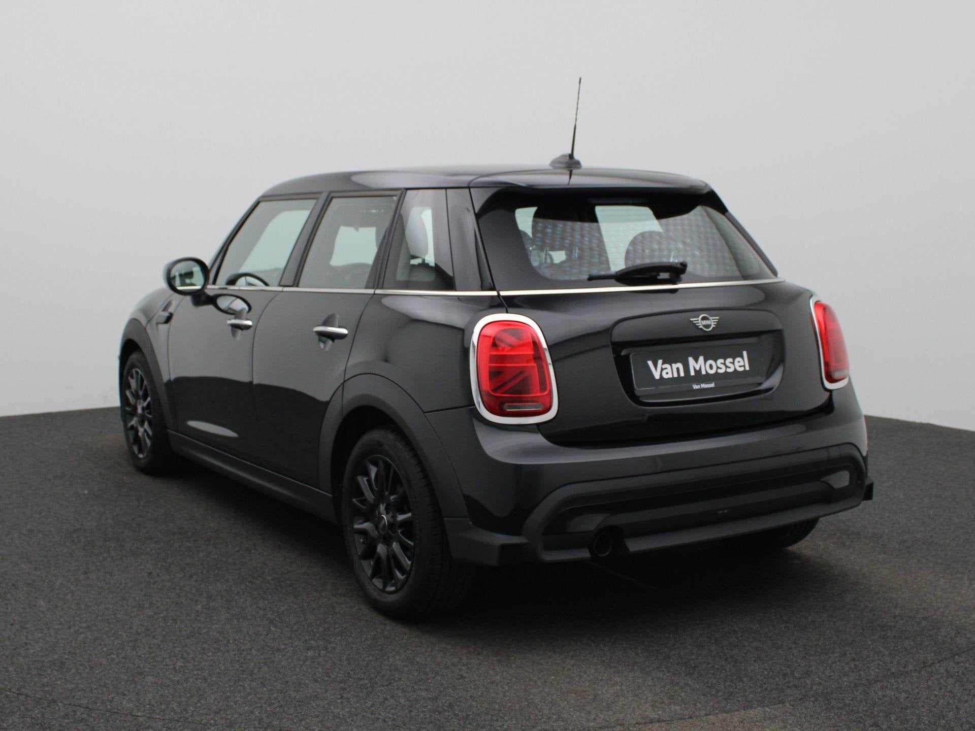 Mini Mini 5 door One NAVI | PDC | Bluetooth, Voorwielaandrijving, 75 kW, Stof, Gebruikt