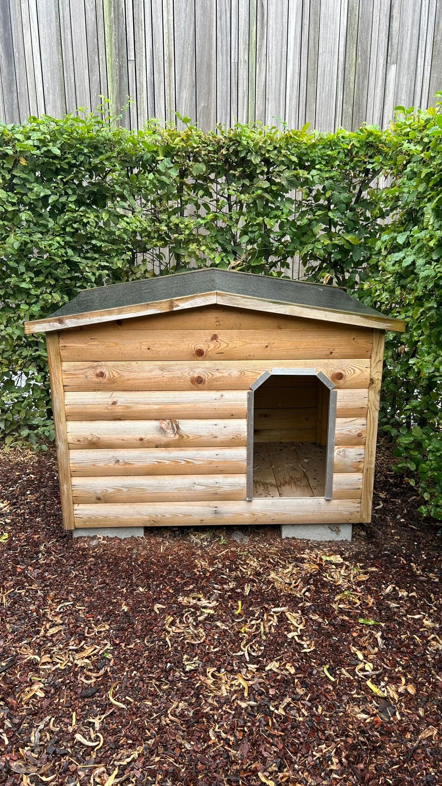 Groot houten hondenhok met roofing dak, Dieren en Toebehoren, Hondenhokken, Ophalen, Zo goed als nieuw, Hondenhok