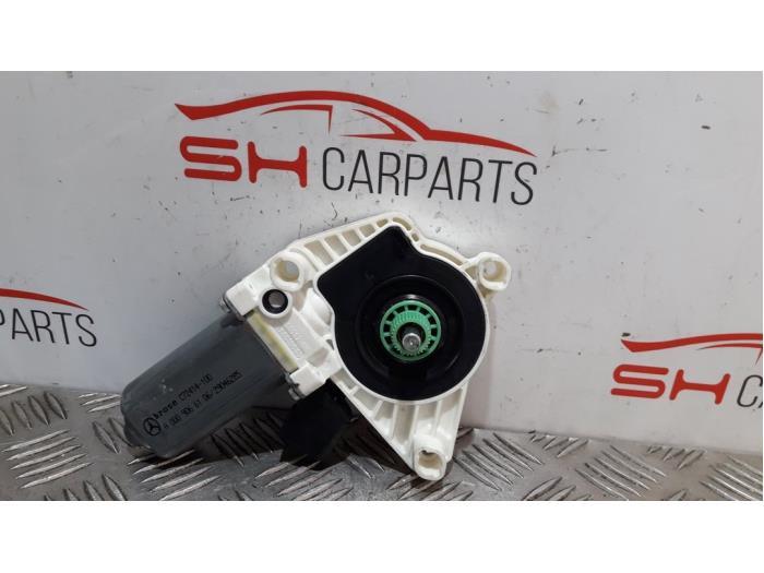 Moteur de vitre portière d'un Mercedes C-Klasse, Autos : Pièces & Accessoires, Carrosserie & Tôlerie, Mercedes-Benz, Utilisé, 3 mois de garantie