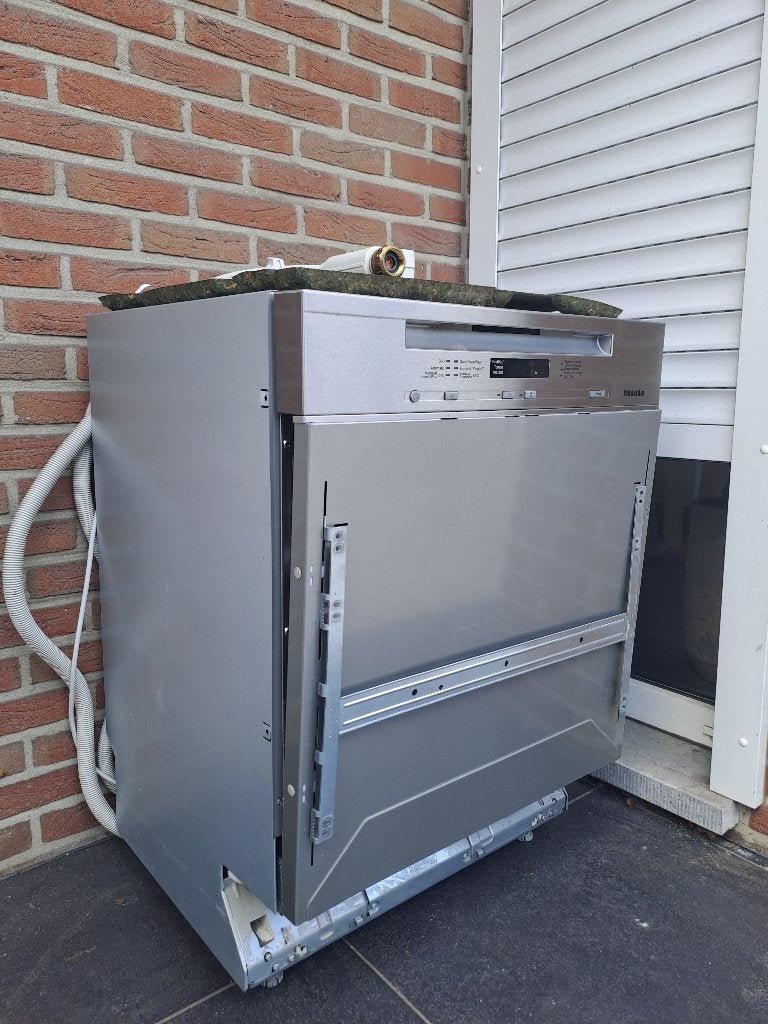 Afwasmachine Miele voor onderdelen, Elektronische apparatuur, Ophalen, 60 cm of meer, Inbouw, Niet werkend