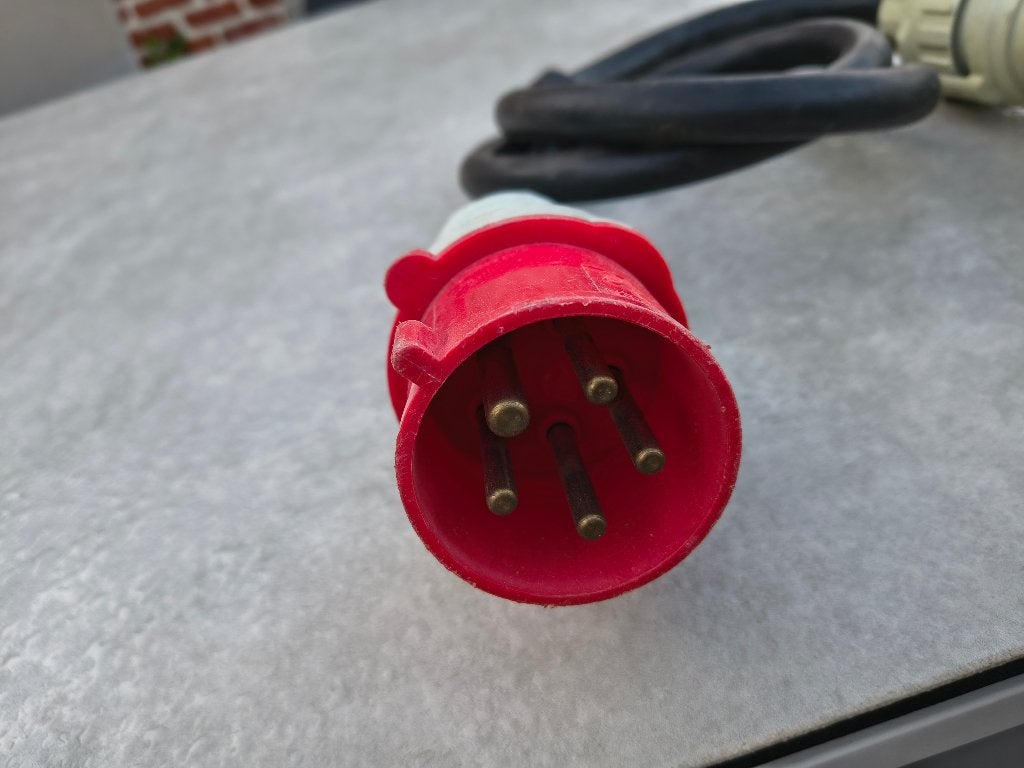 Verloopstekker adapter 32a naar 63a, Doe-het-zelf en Bouw, Ophalen, Gebruikt, Overige merken, Kabel of Snoer