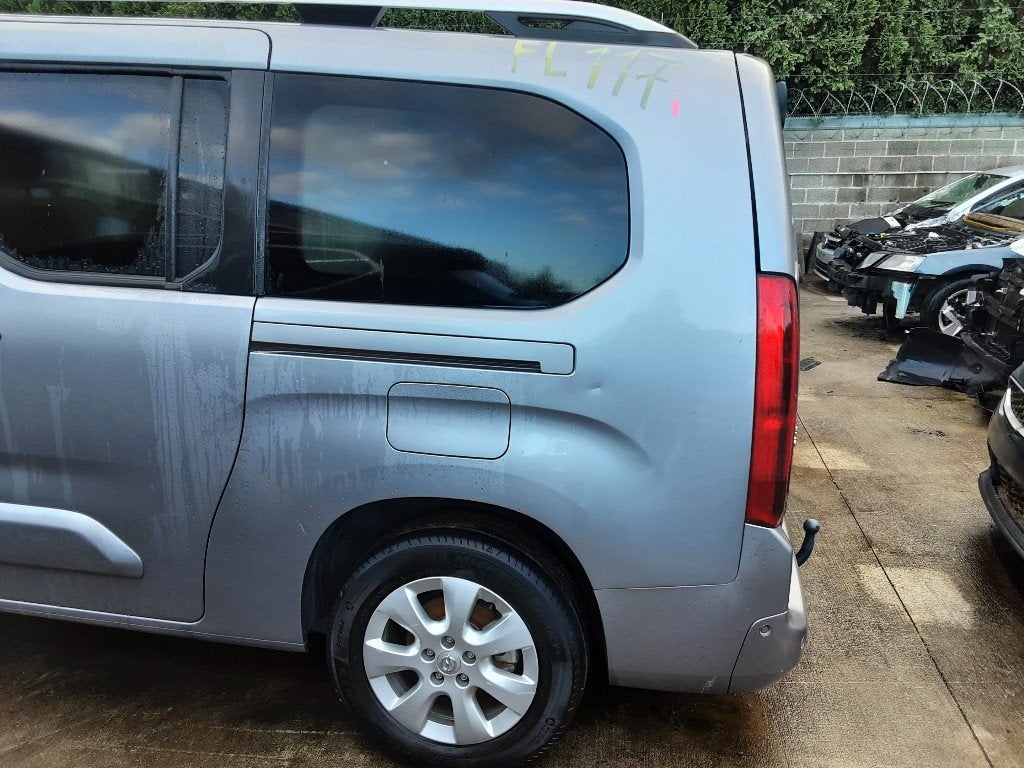 SPATBORD LINKS ACHTER Opel Combo Life / Tour (01-2018/-), Gebruikt, Opel, Opel Automobile GmbH, Spatbord