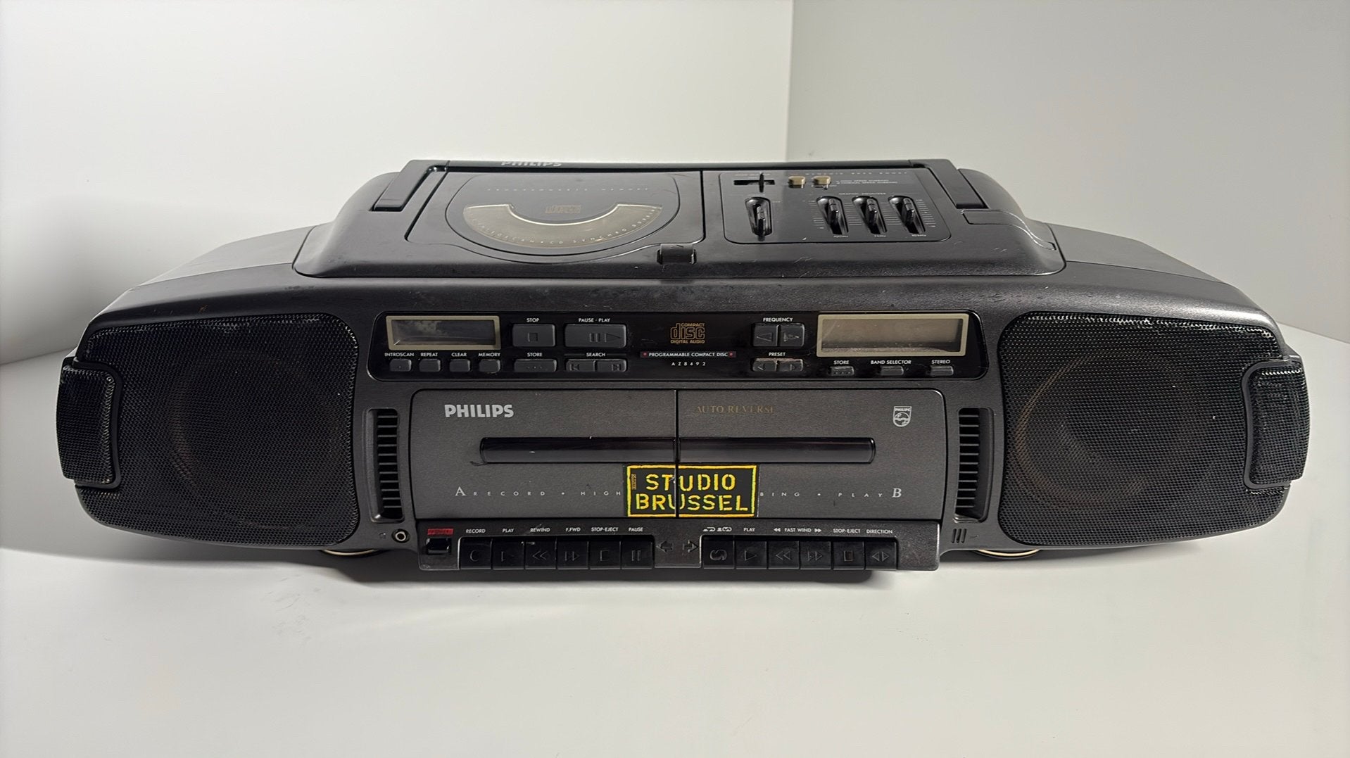 Rétro Philips AZ8492 Ghetto Blaster (Studio de Bruxelles), Enlèvement ou Envoi, Utilisé, Radio, Avec lecteur de CD
