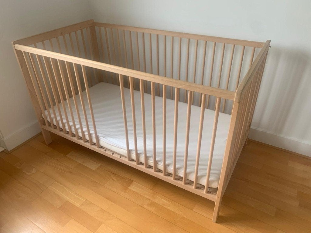 lit évolutif 0-5 ans (bois éco et solide) + literie adaptée, Ophalen, Gebruikt, 70 tot 85 cm, 140 tot 160 cm