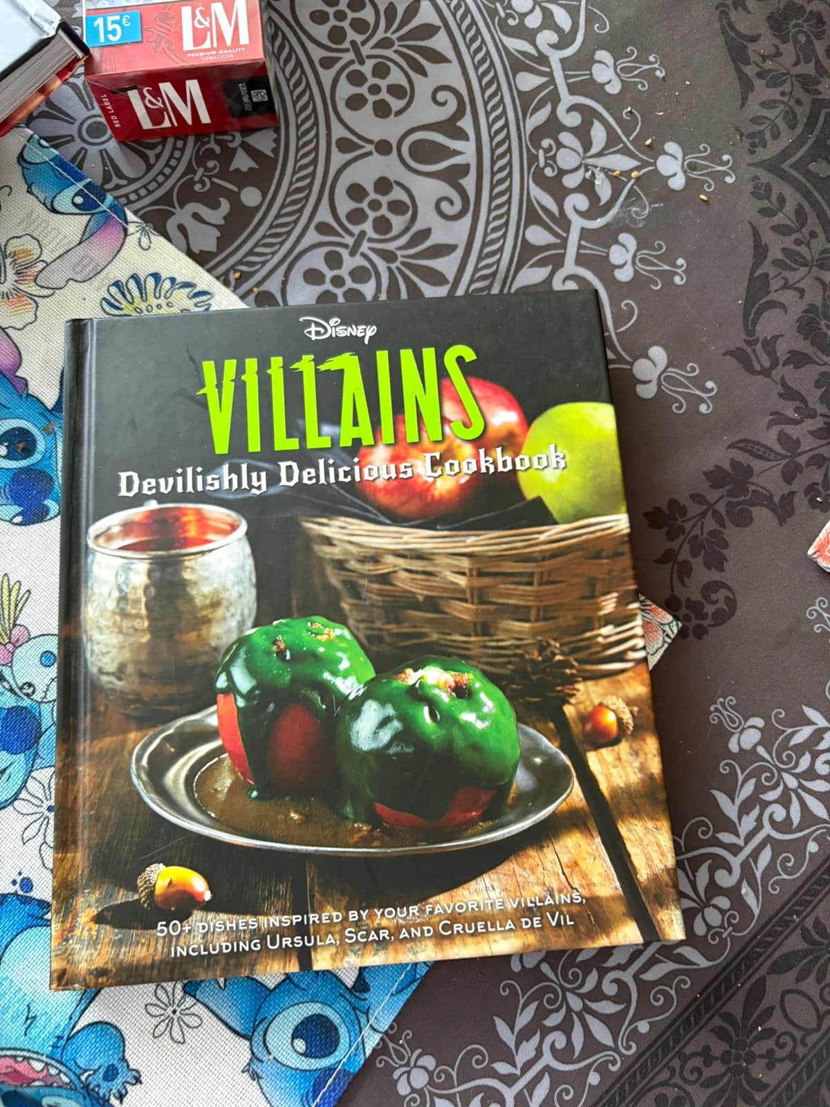 Engelstalig kookboek van disney, Boeken, Verzenden, Zo goed als nieuw