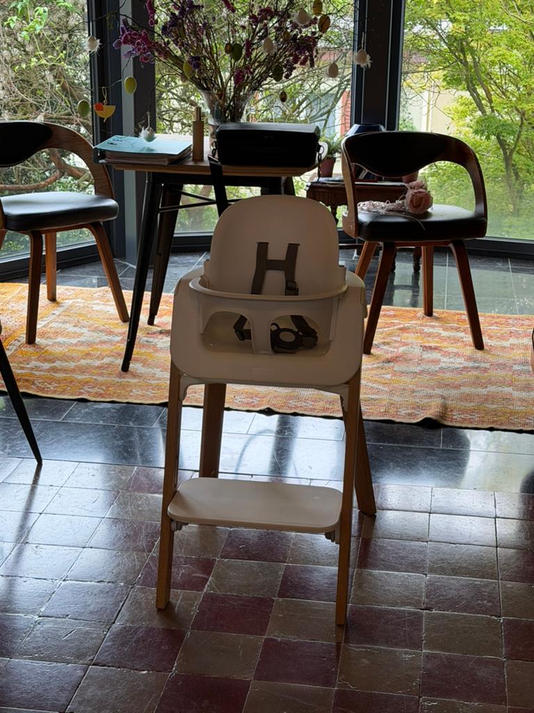 Chaise haute Stokke Steps — Blanc/Naturel, Enlèvement, Comme neuf