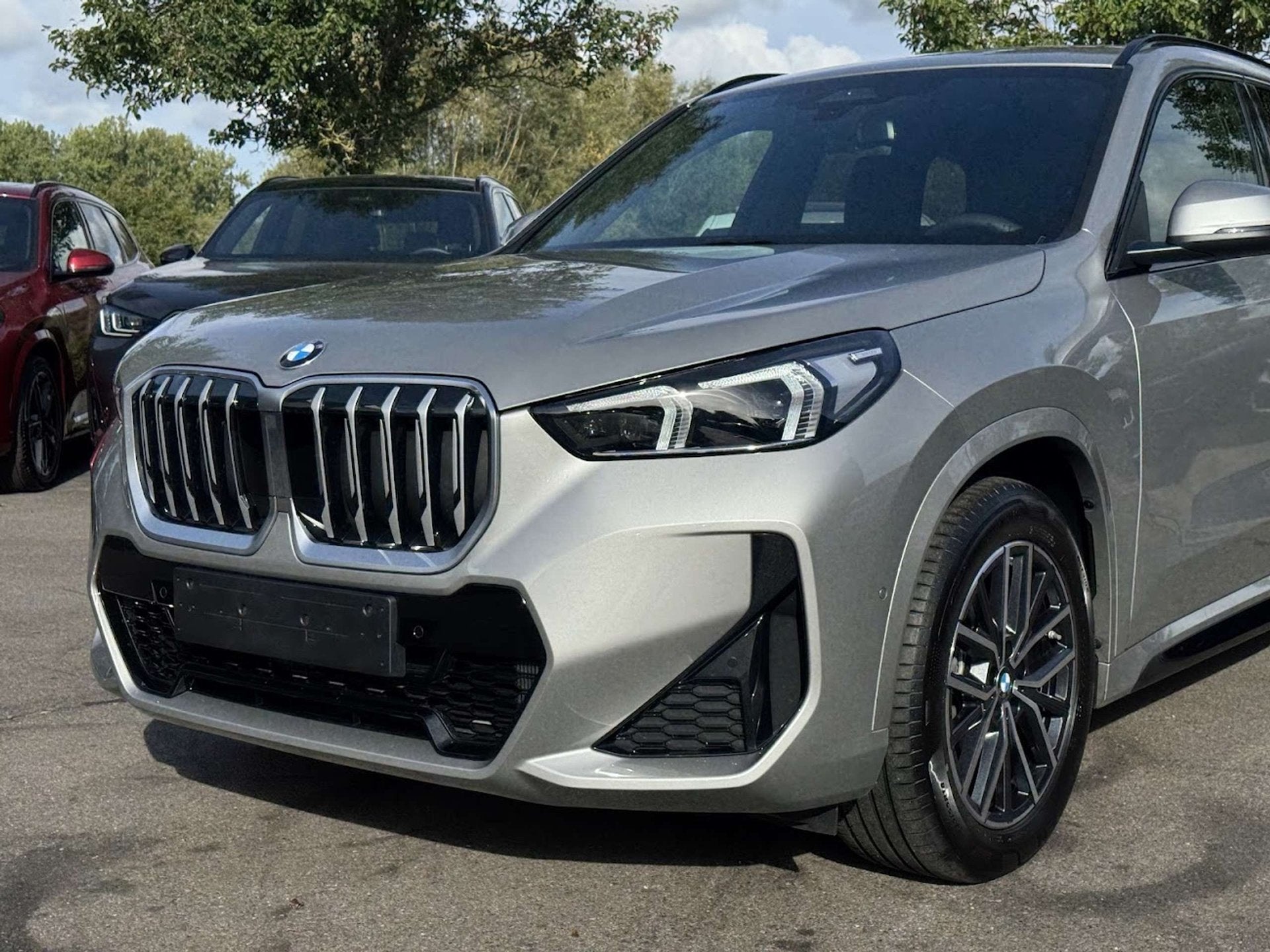 BMW X1 sDrive18i M Sport / CAM / LEDER / NAVI / CARPLAY / VE, Auto's, Zwart, 136 pk, Bedrijf, 5 zetels