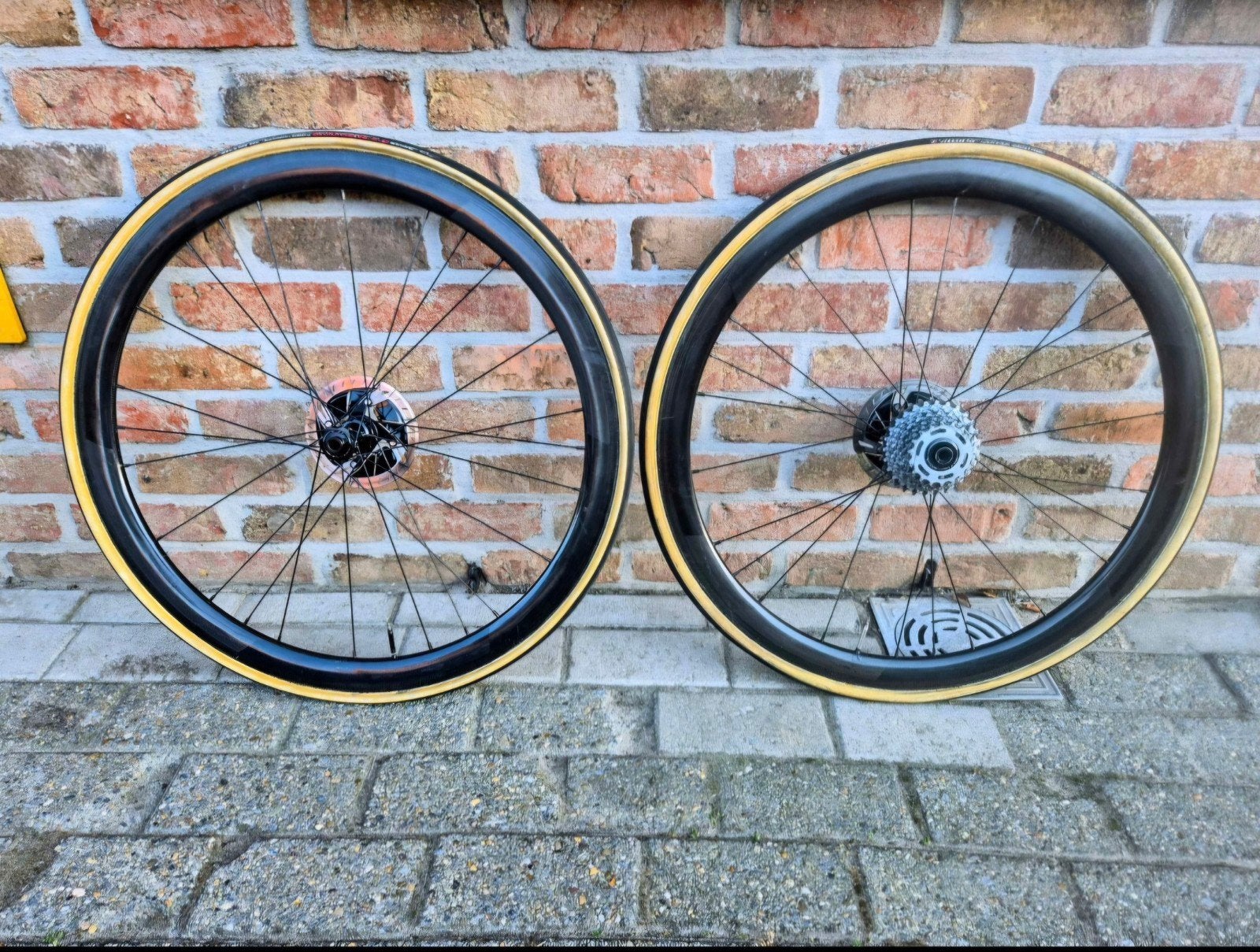 Carbon Disc Tube Wielset 40mm – Roval / DT Swiss Naven (Ex-A, Vélos & Vélomoteurs, Vélos Pièces, Enlèvement ou Envoi, Carbone