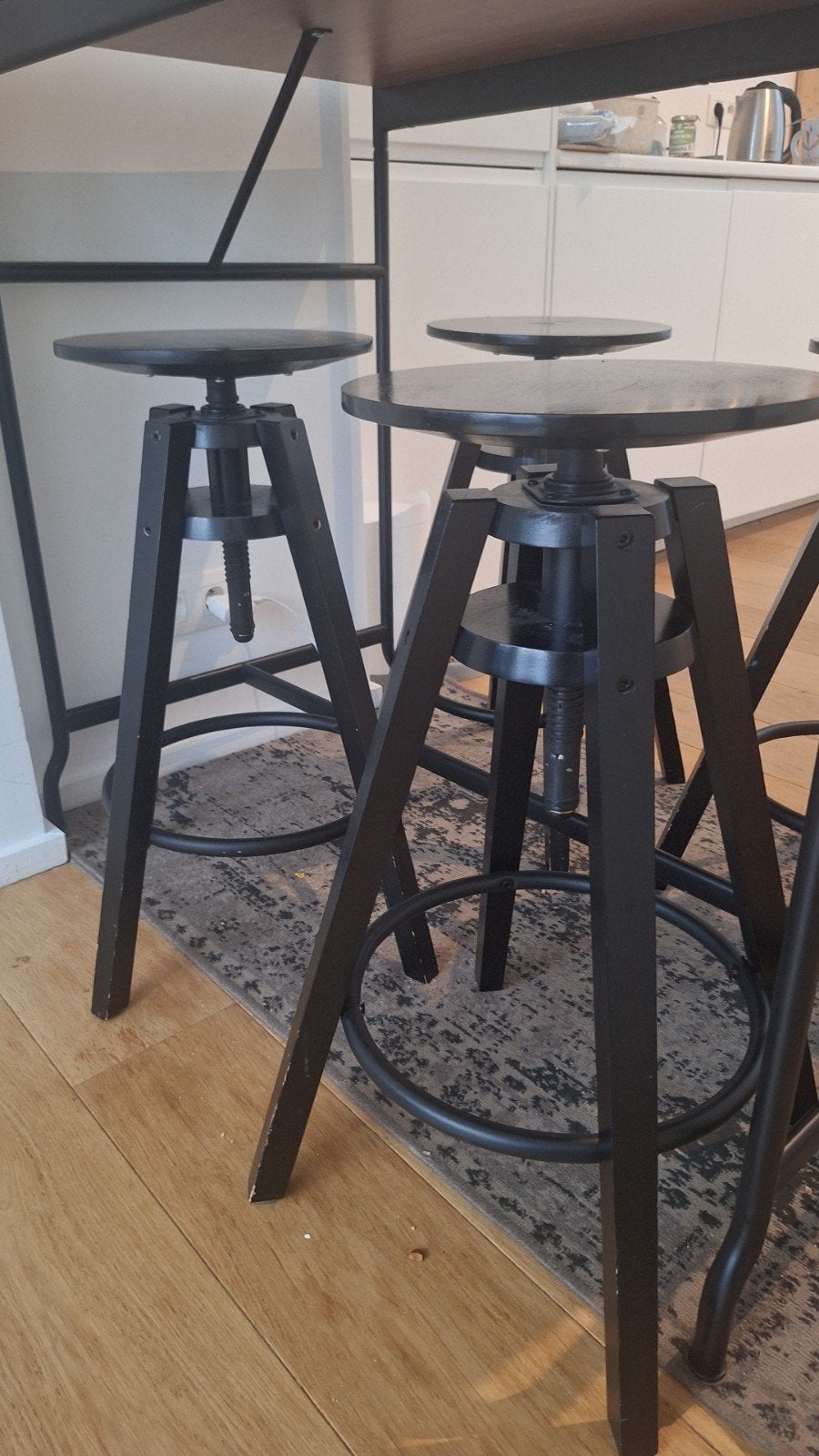 lot de 4 tabourets noir, Maison & Meubles, 4 tabourets, Enlèvement, Utilisé, Bois