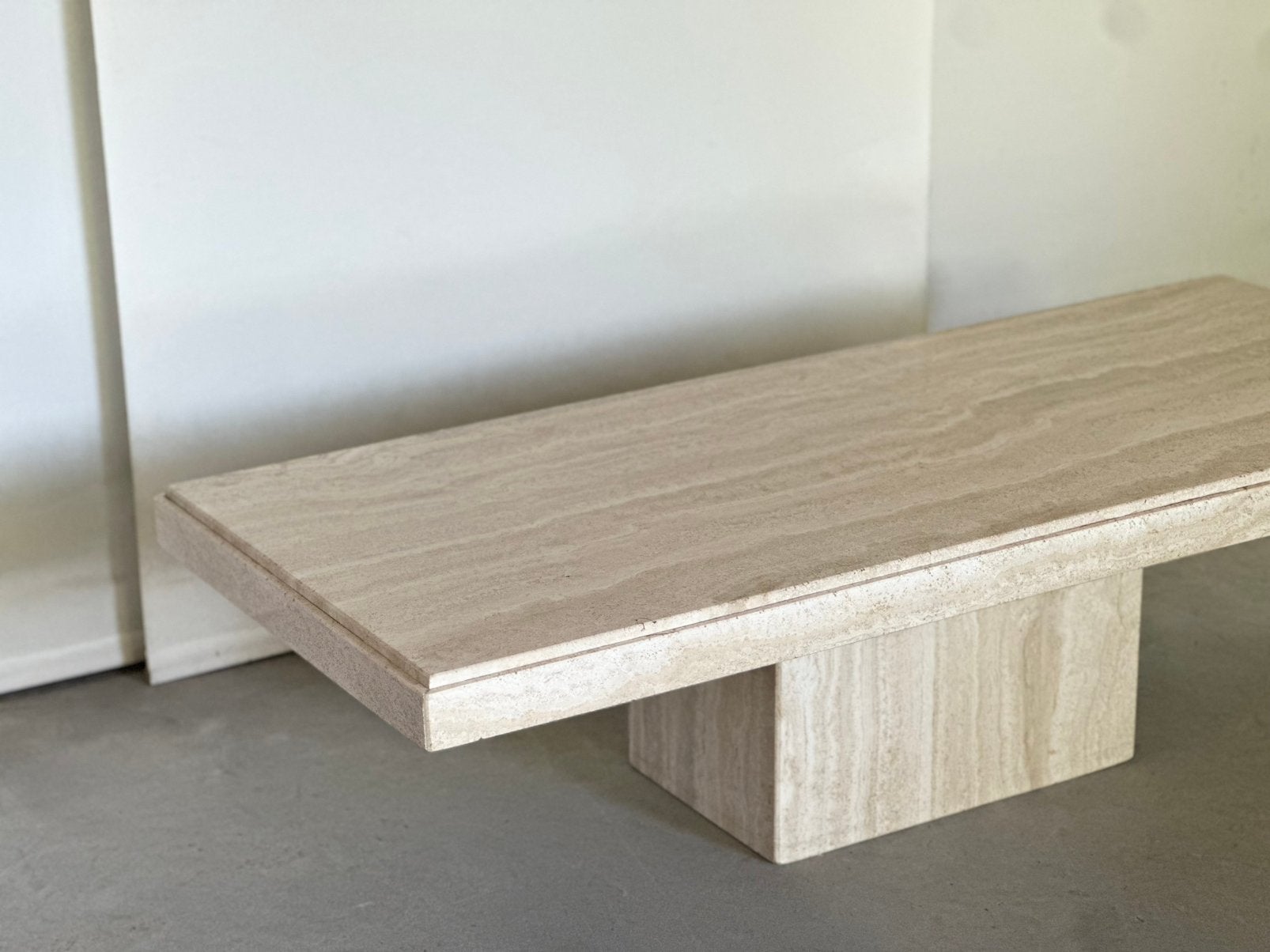 Vintage XL travertine coffeetable, Ophalen