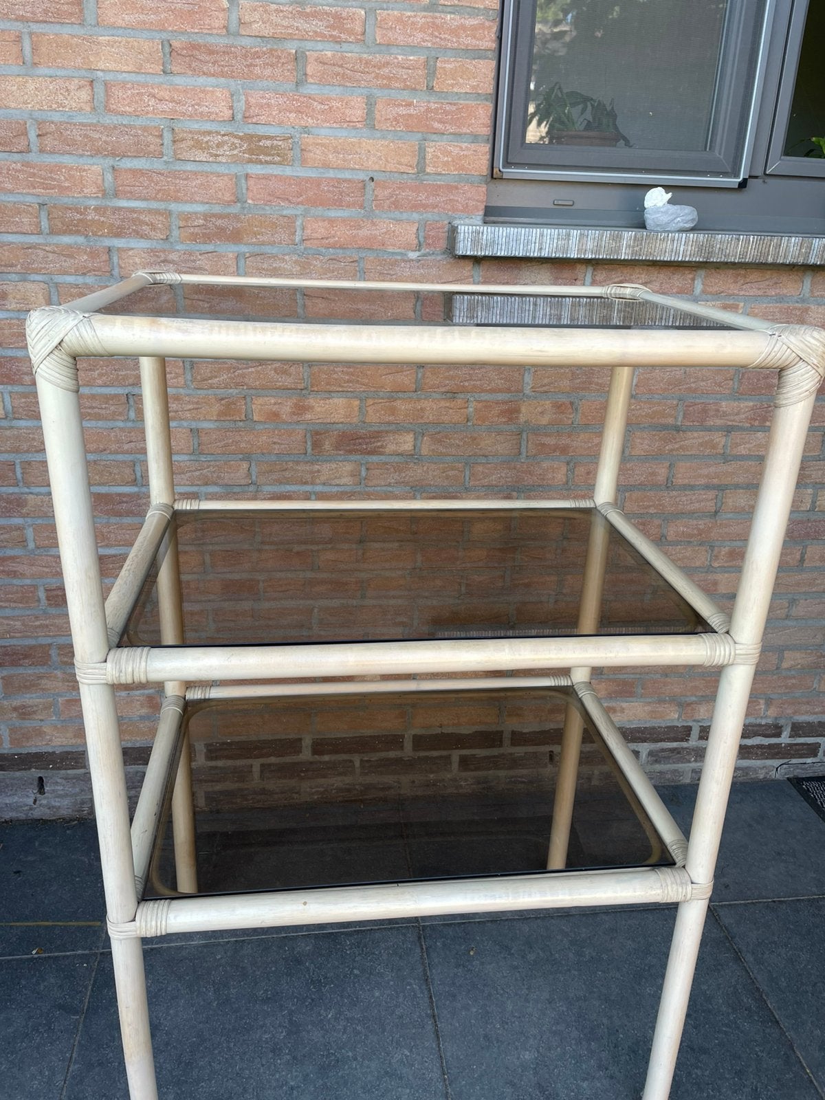 Bamboerek met glazen leggers    GERESERVEERD, Huis en Inrichting, Ophalen, Gebruikt