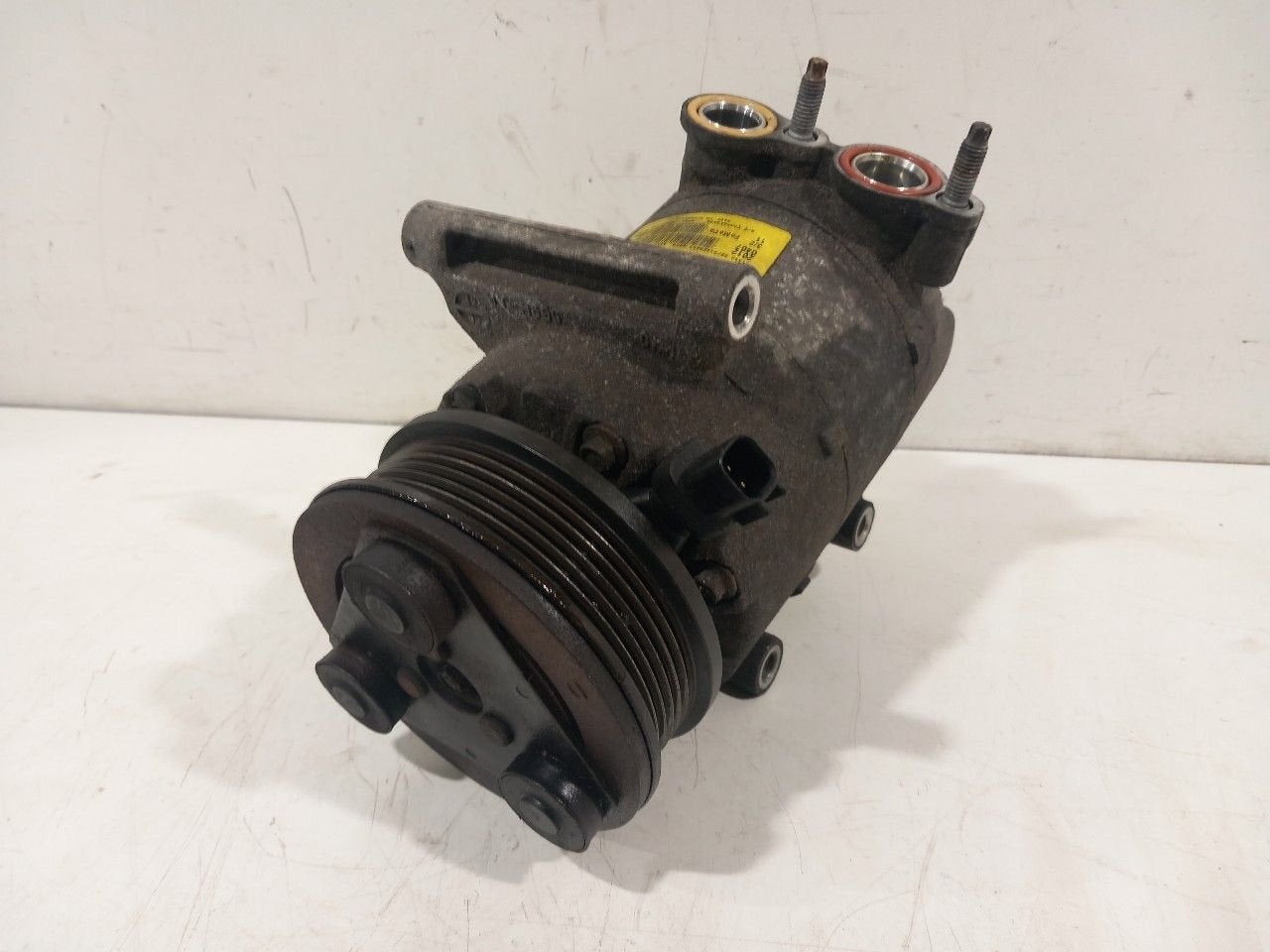Airco pomp Ford Mondeo, Auto-onderdelen, Onderdelen@venauto.nl, Van der Ven Autorecycling B.V., Gebruikt, Ettenseweg 76, 4706 PB Roosendaal, The Netherlands