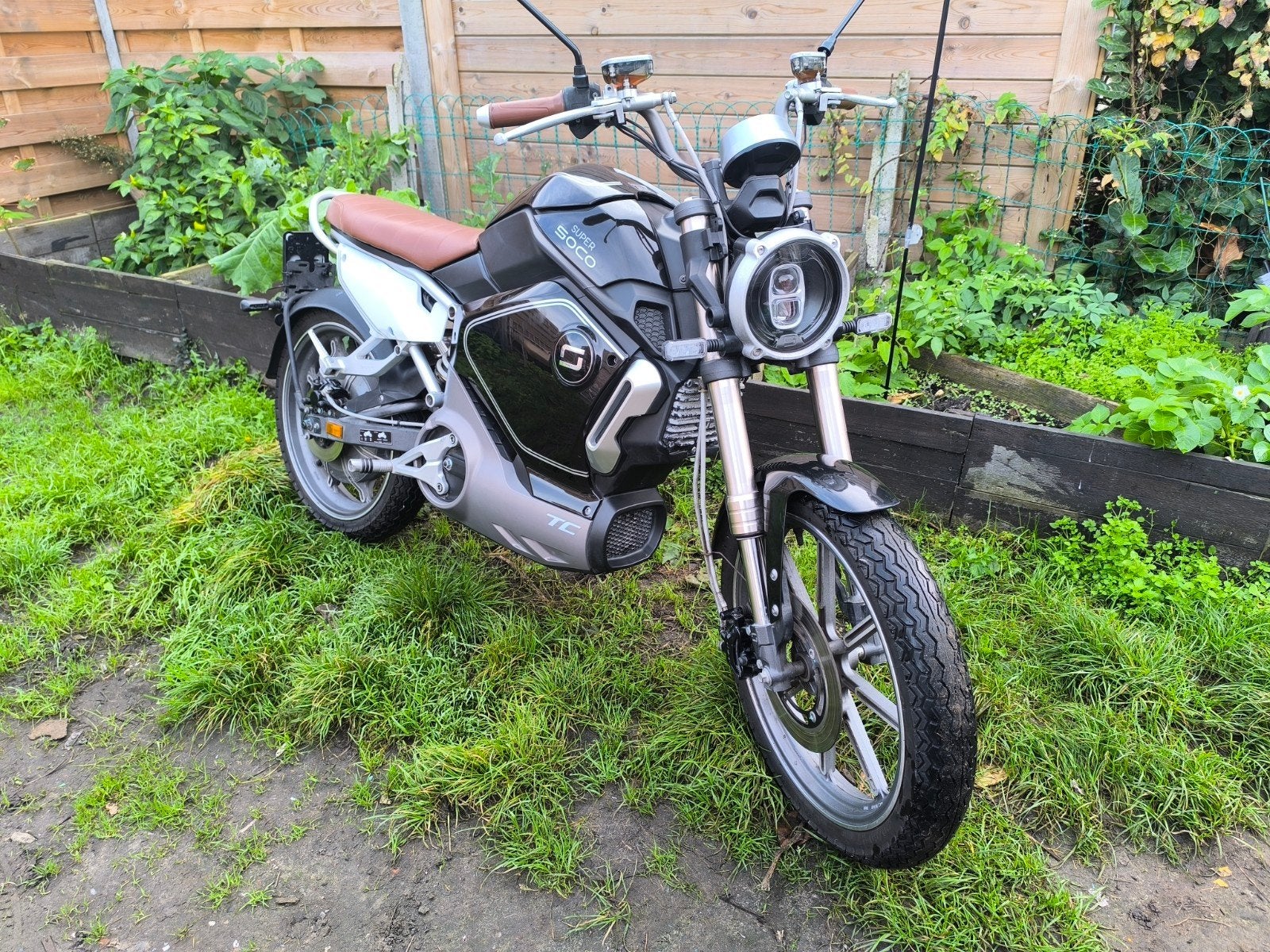 Supersoco TC electrische brommer, Ophalen