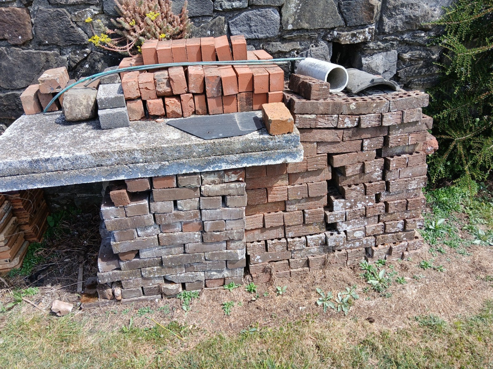 Briques et dalles en beton à donner, Enlèvement