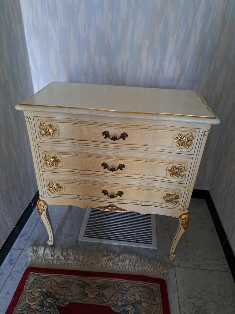 Kastje Rococo-stijl, Ophalen