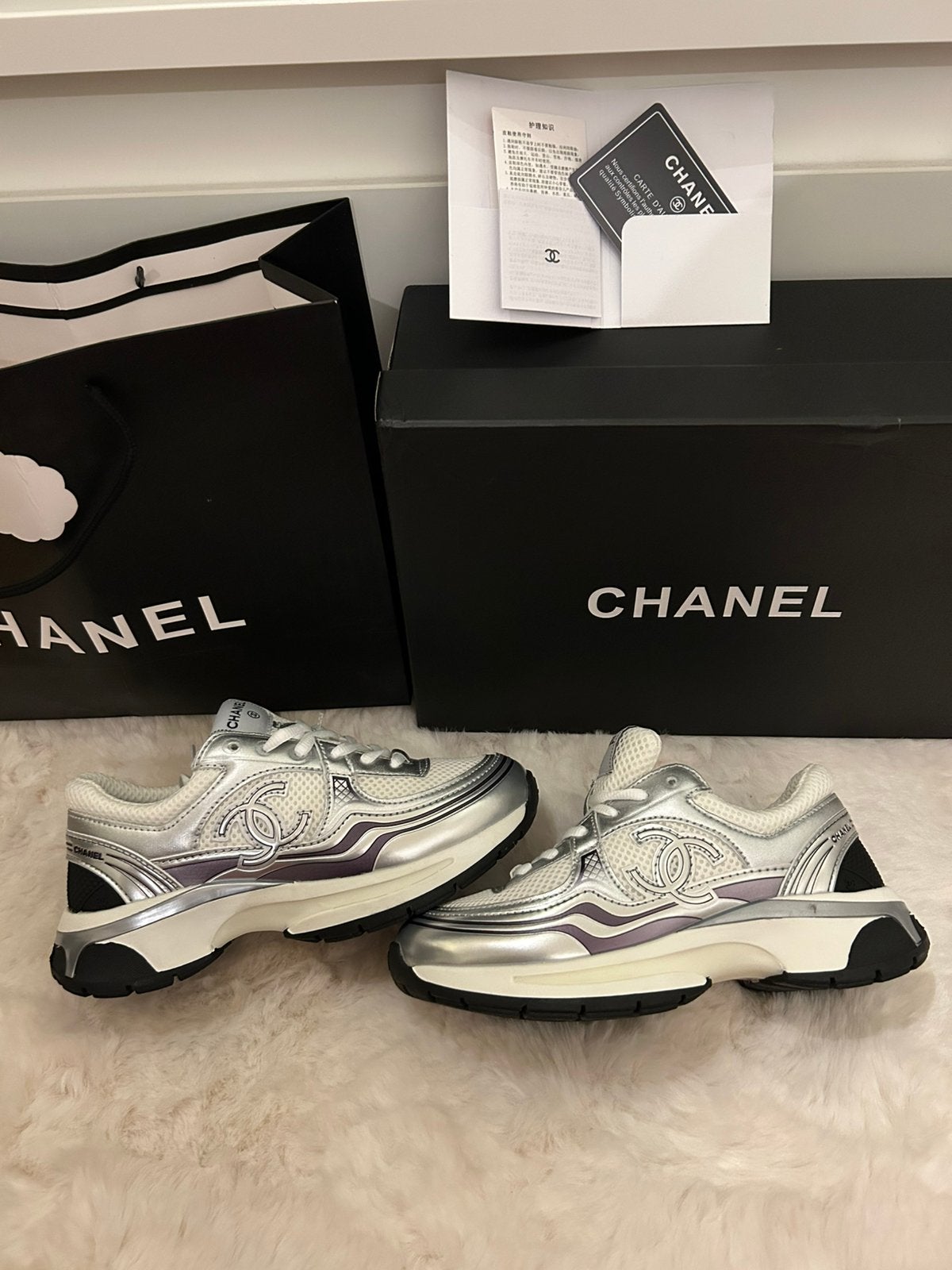 Basket chanel taille 38, Kleding | Heren, Ophalen of Verzenden, Zo goed als nieuw, Wit, Sneakers