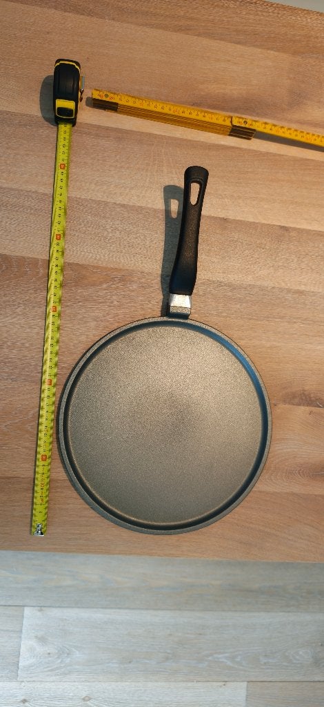 AMT Gastroguss crêpepan 28 cm, Huis en Inrichting, Keuken | Potten en Pannen, Ophalen, Zo goed als nieuw, Pannenkoekenpan, Overige merken