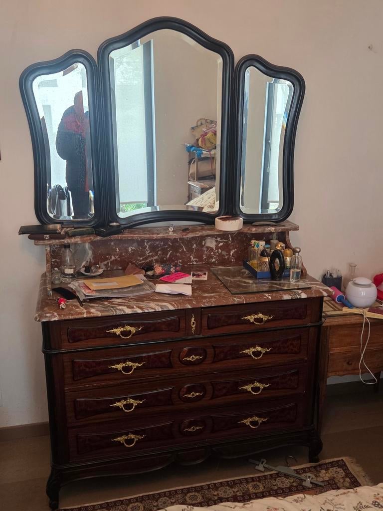 Lit, coiffeuse et 2 tablettes, Enlèvement