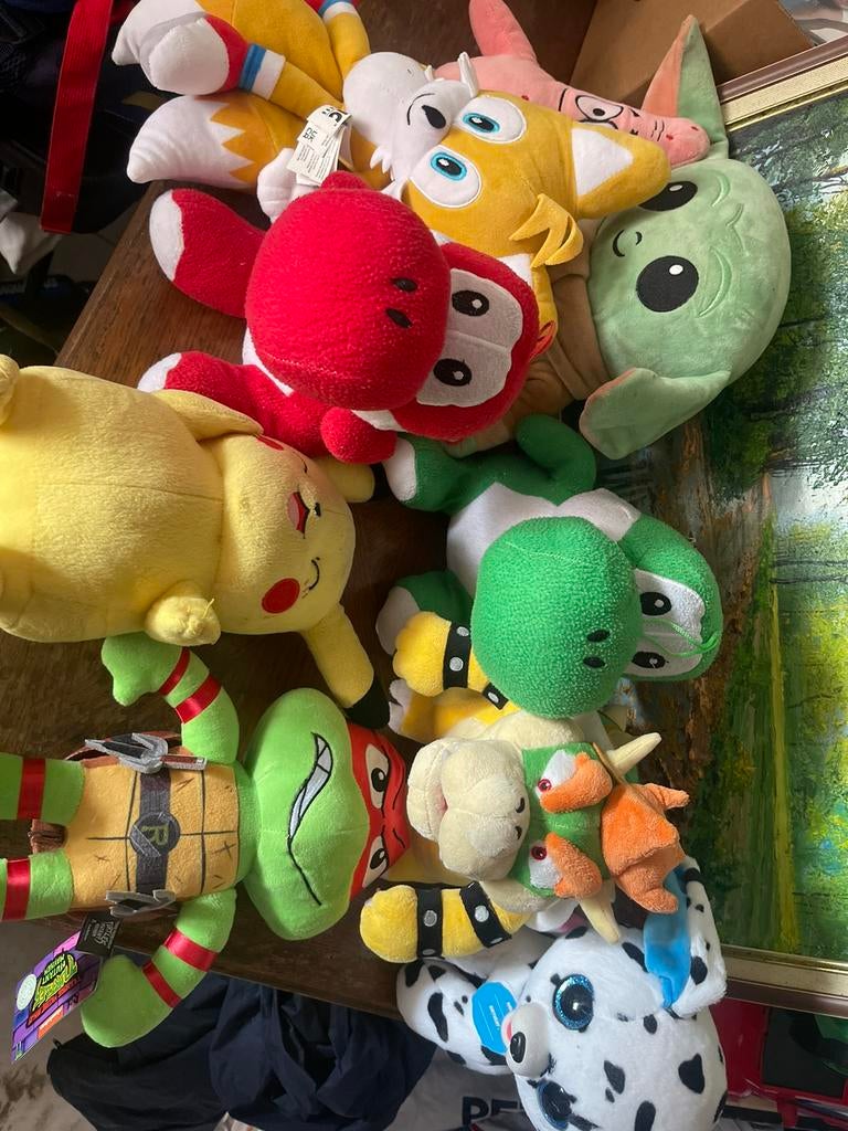Lot peluches jouet et cartables pokemon mario.., Enlèvement, Comme neuf