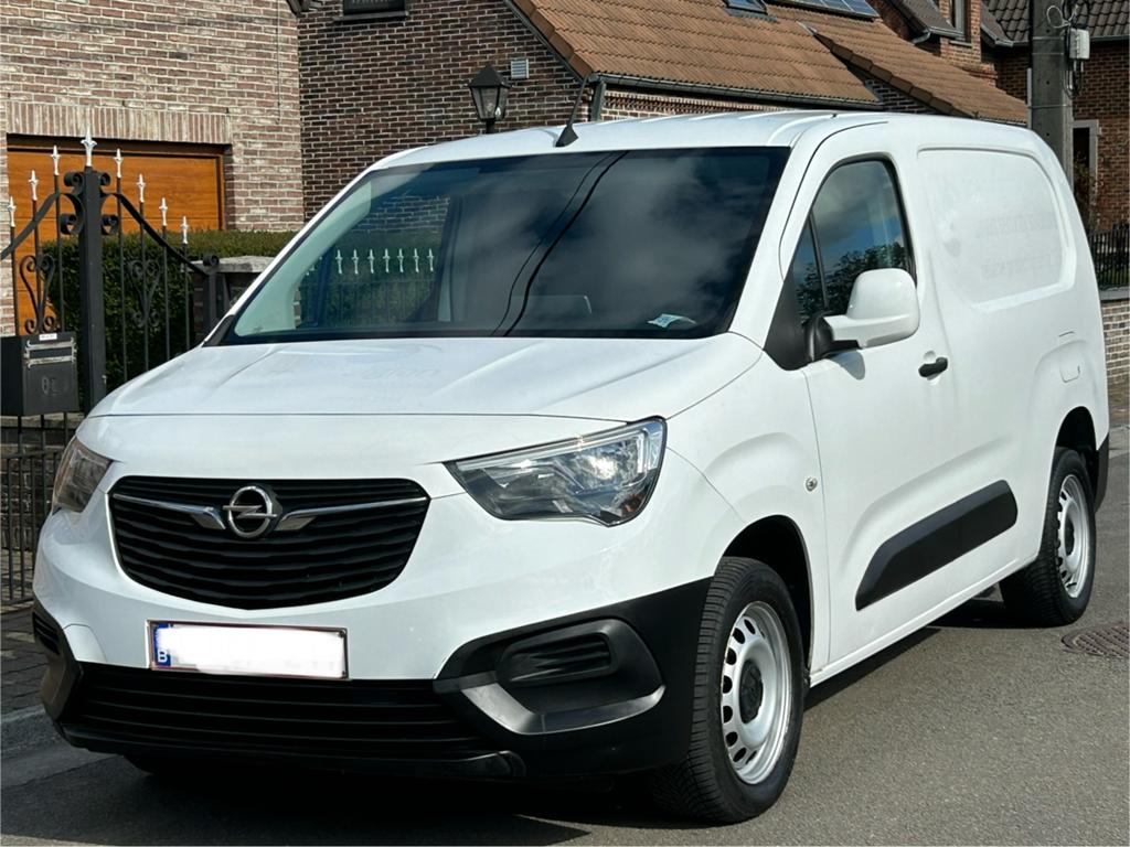 Opel combo maxi 3 place..phares led…info:0494121235, Auto's, Bestelwagens en Lichte vracht, Euro 6, Particulier, Te koop, Opel