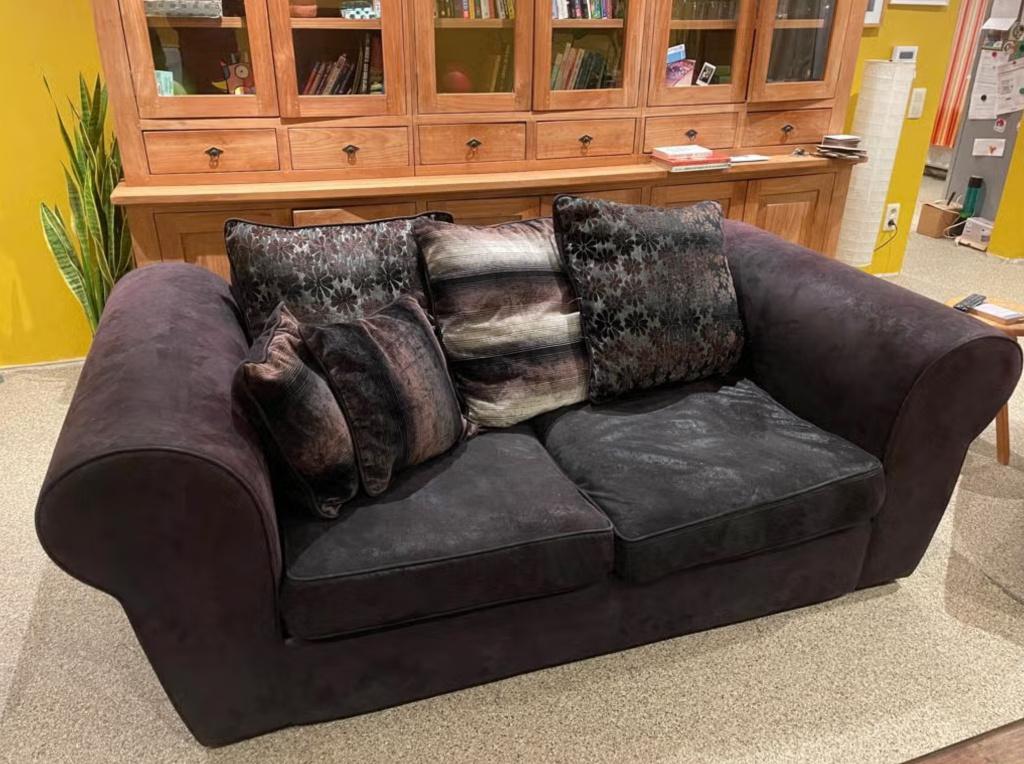 Zeer goed zittende sofa, proper en in zeer goede staat, Huis en Inrichting, Zetels | Zetels, Zo goed als nieuw, Rechte bank, Tweepersoons